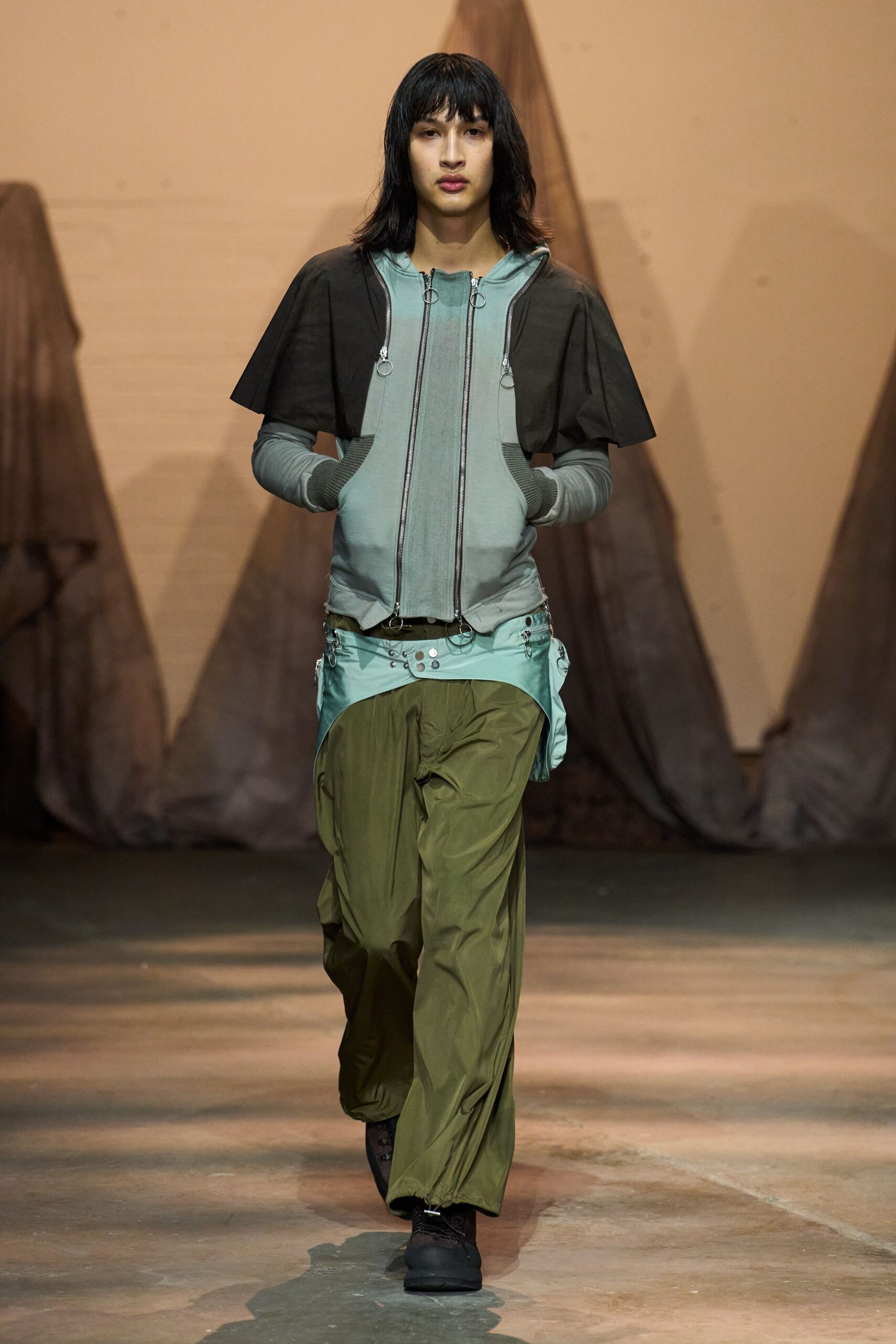 gray cotton short-sleeve hooded relaxed zippered jacket