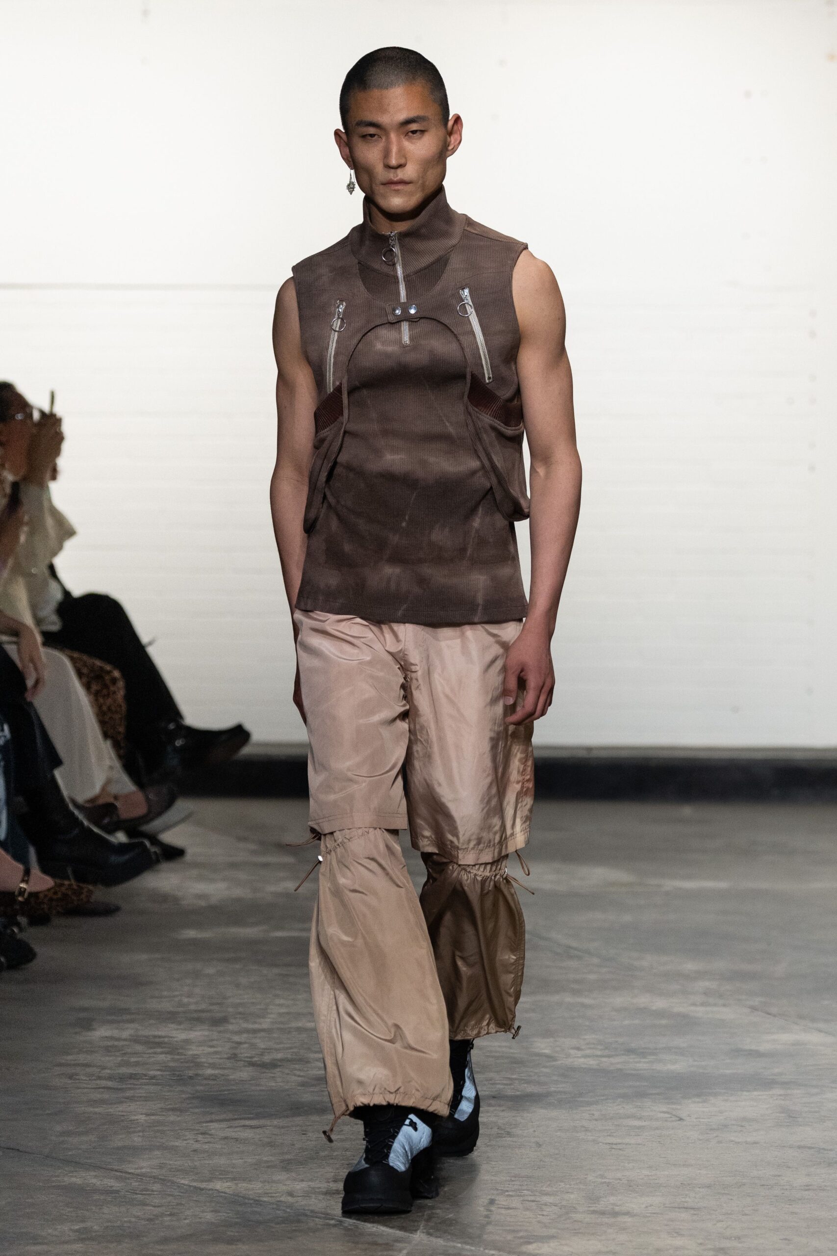 brown leather sleeveless high-neck fitted zippered top
