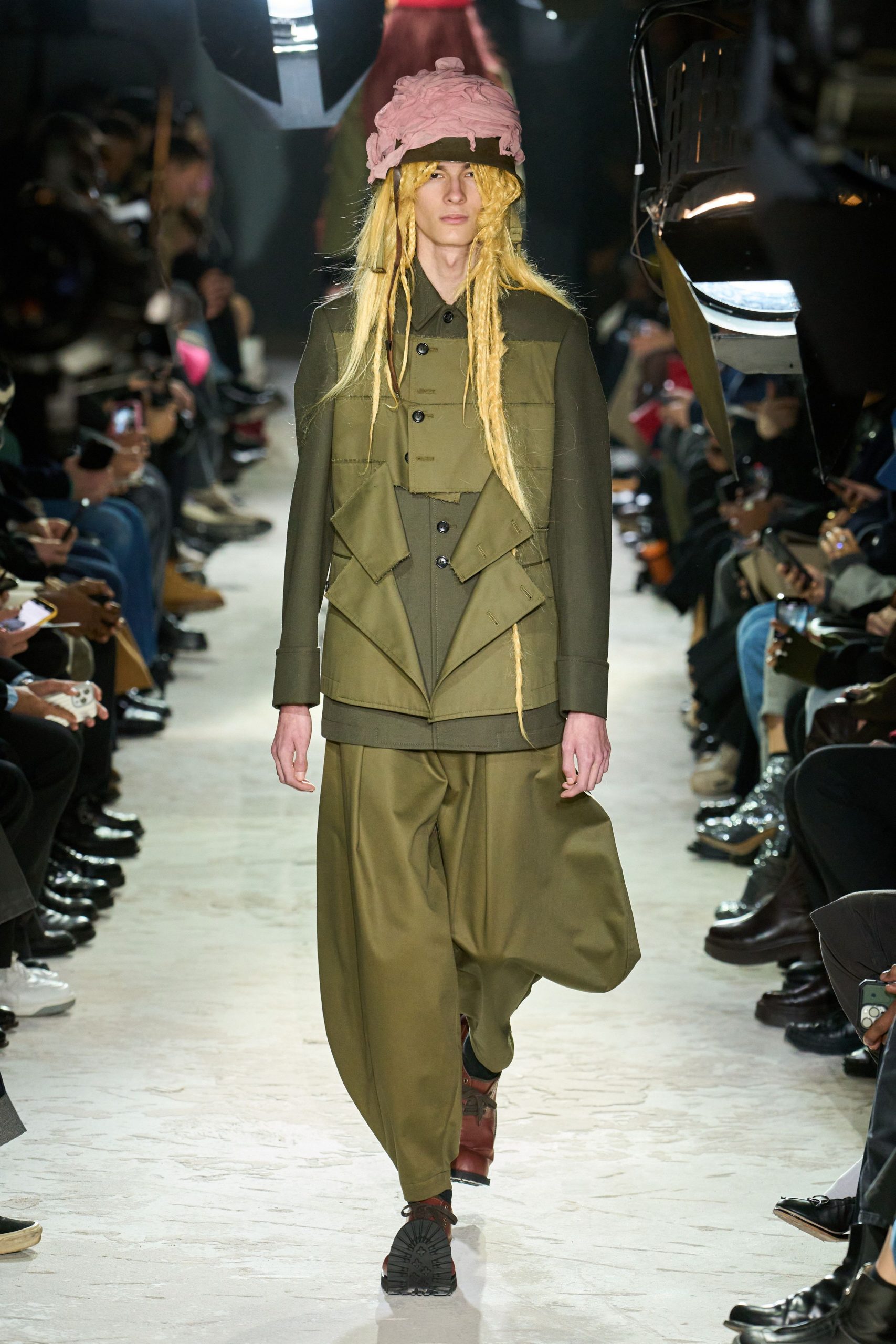 green cotton long-sleeve collared relaxed buttoned jacket