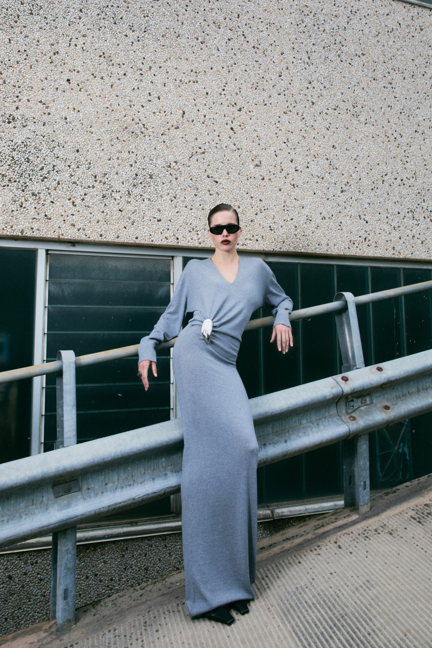 gray knit long-sleeve v-neck fitted draped textured dress