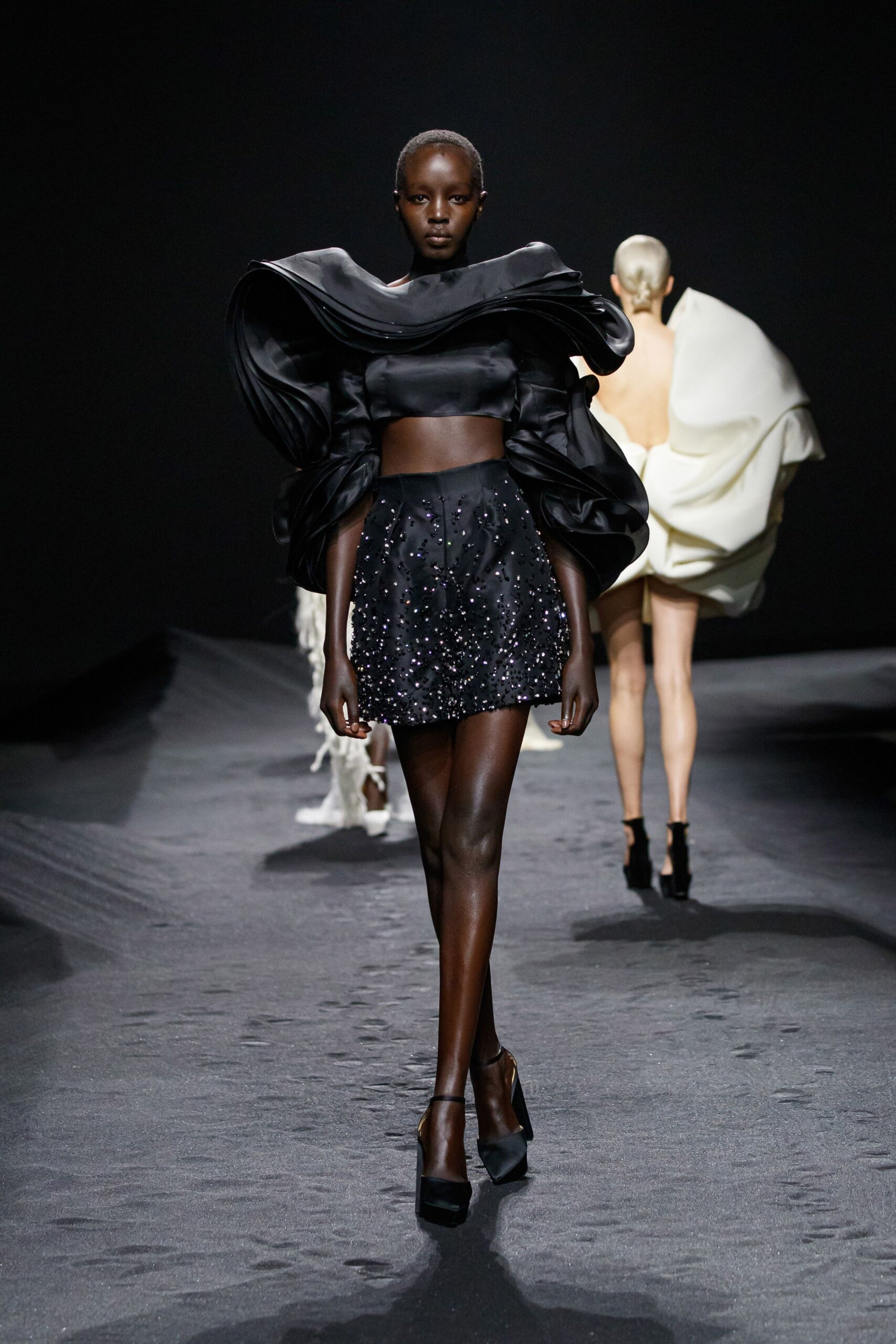 Ashi Studio S/S 23 Couture Look 105