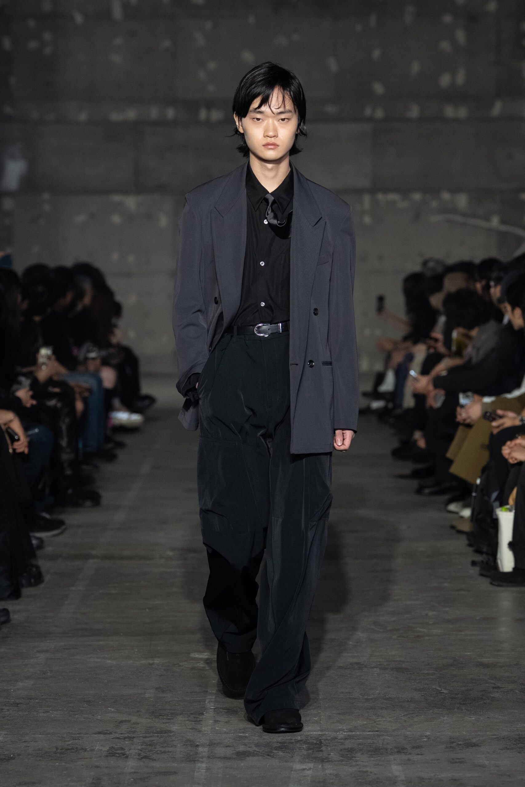 gray wool long-sleeve collared oversized longline buttoned blazer