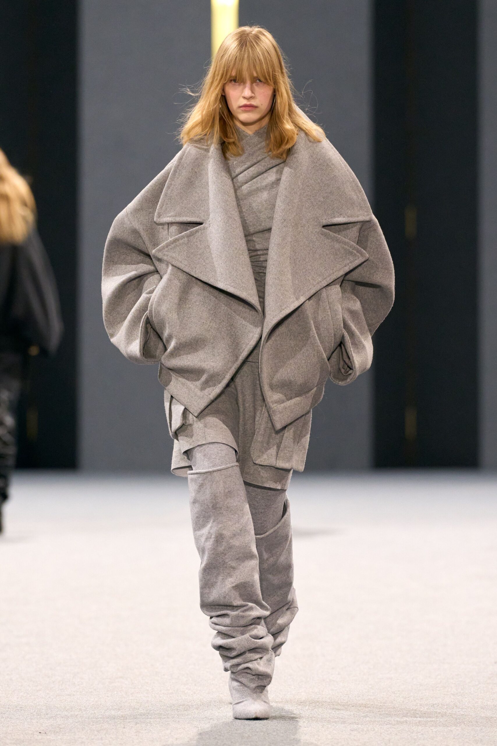 gray wool long-sleeve collared oversized draped coat