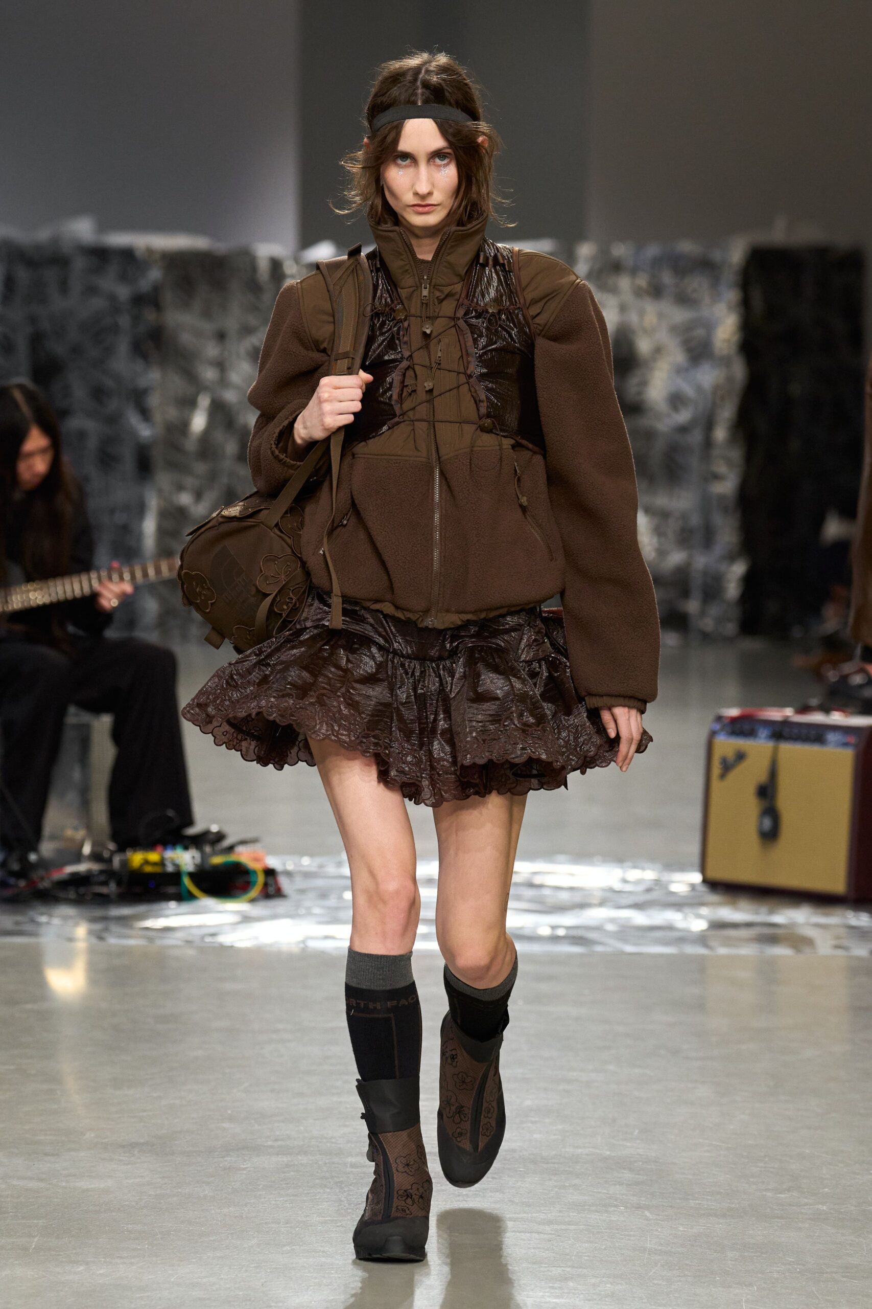 brown silk fitted pleated short skirt