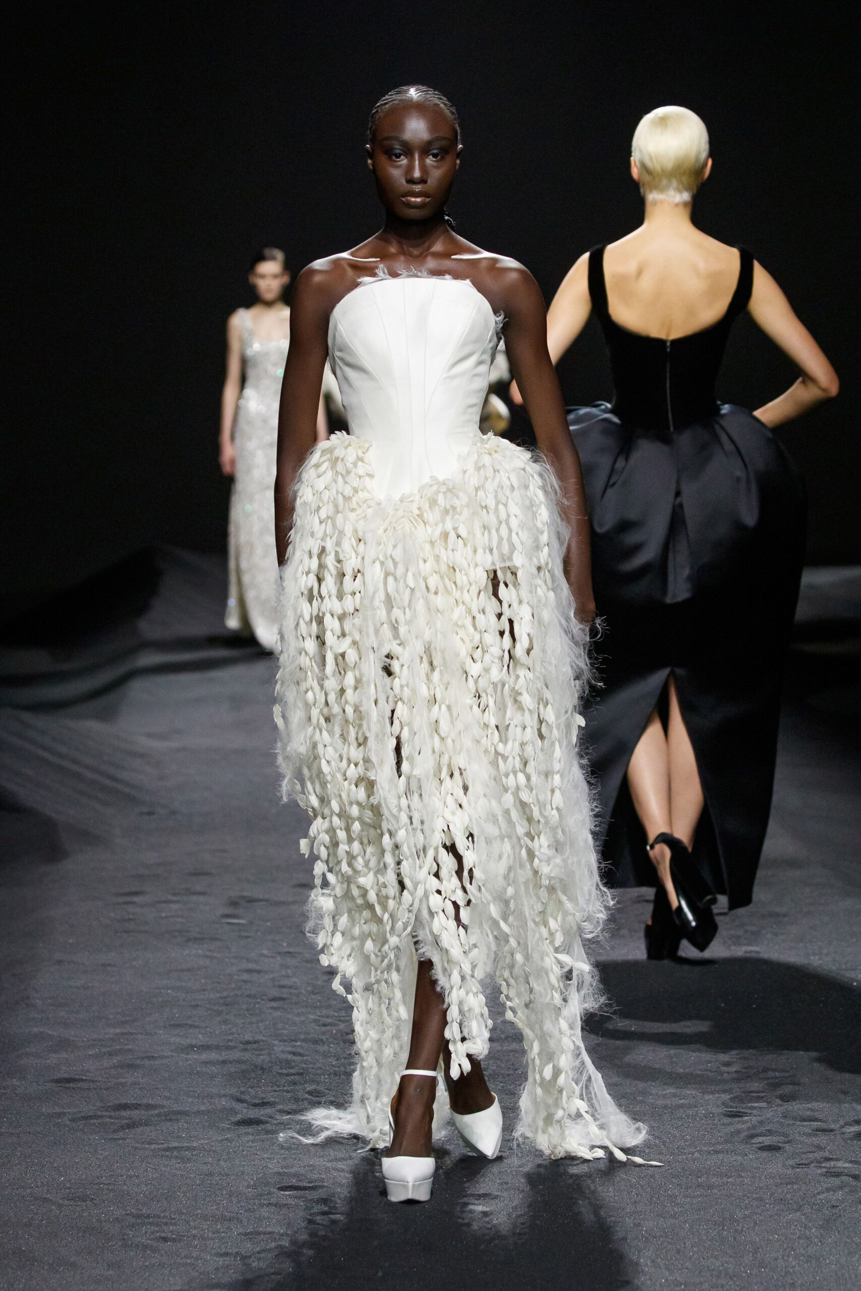 Ashi Studio S/S 23 Couture Look 117