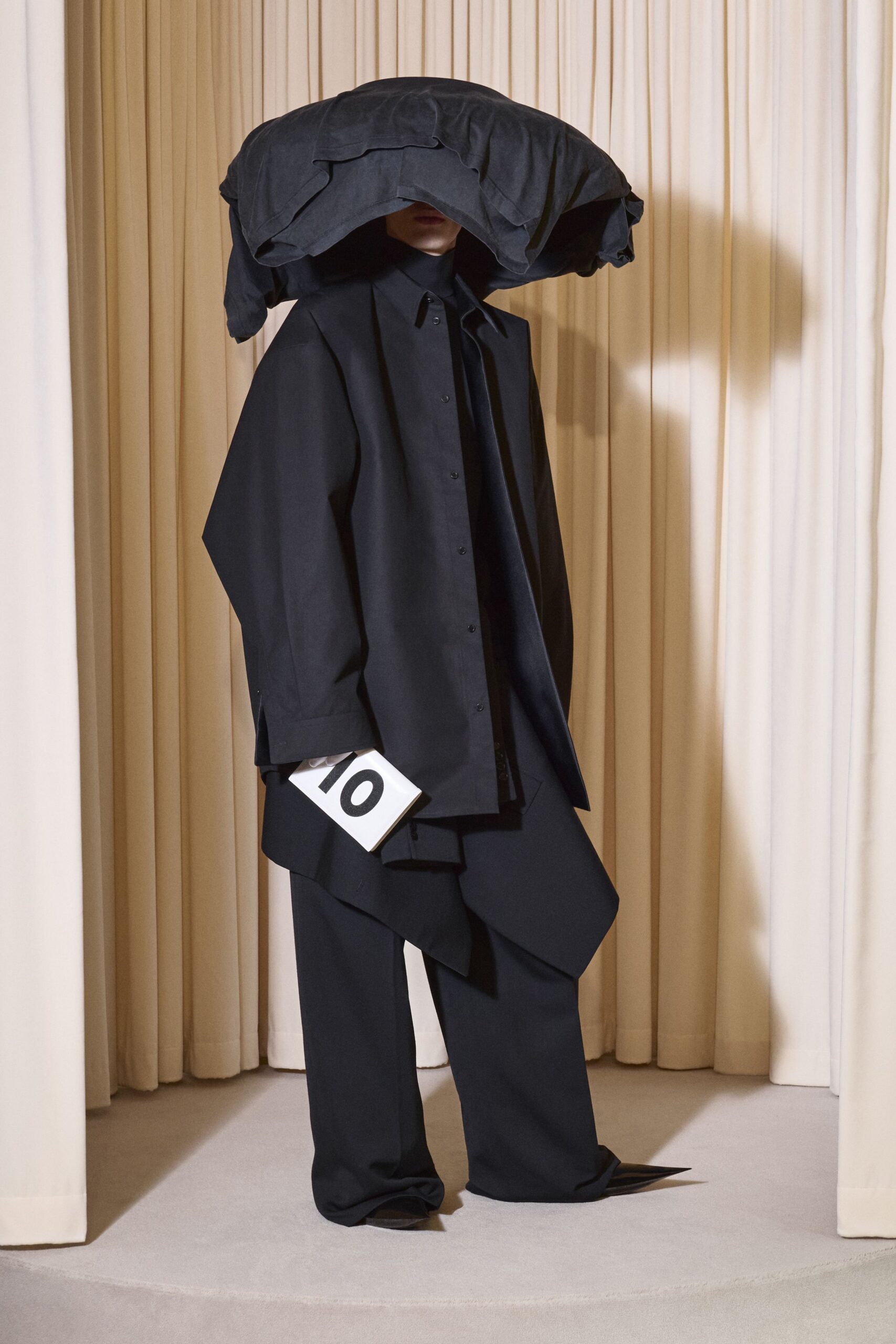 Balenciaga F/W 24 Couture Look 80