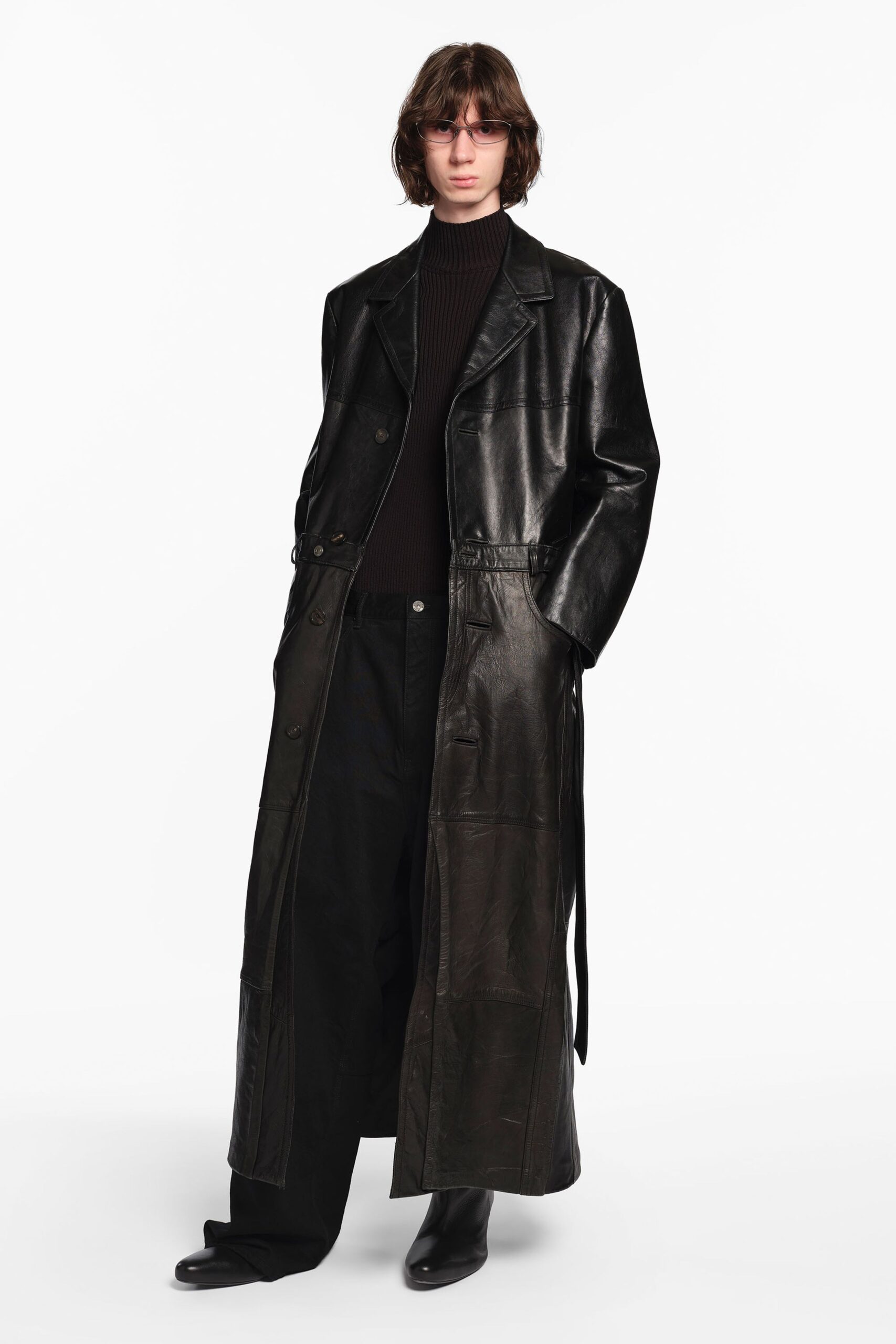 black leather long-sleeve collared oversized buttoned pockets coat