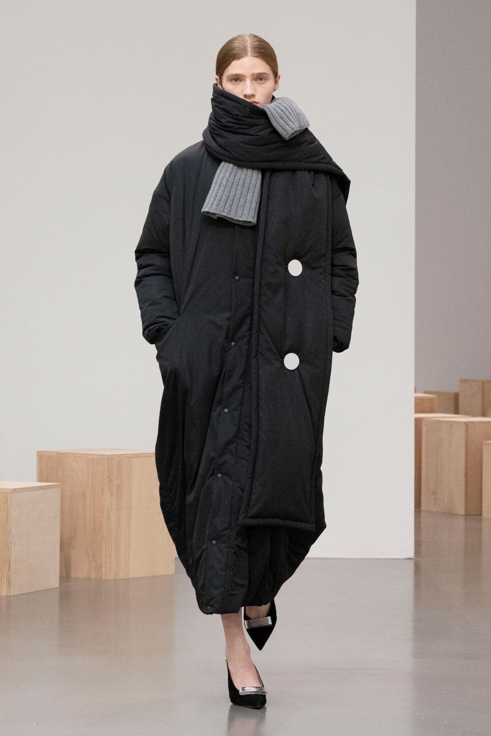 black cotton long-sleeve collared relaxed buttoned maxi coat