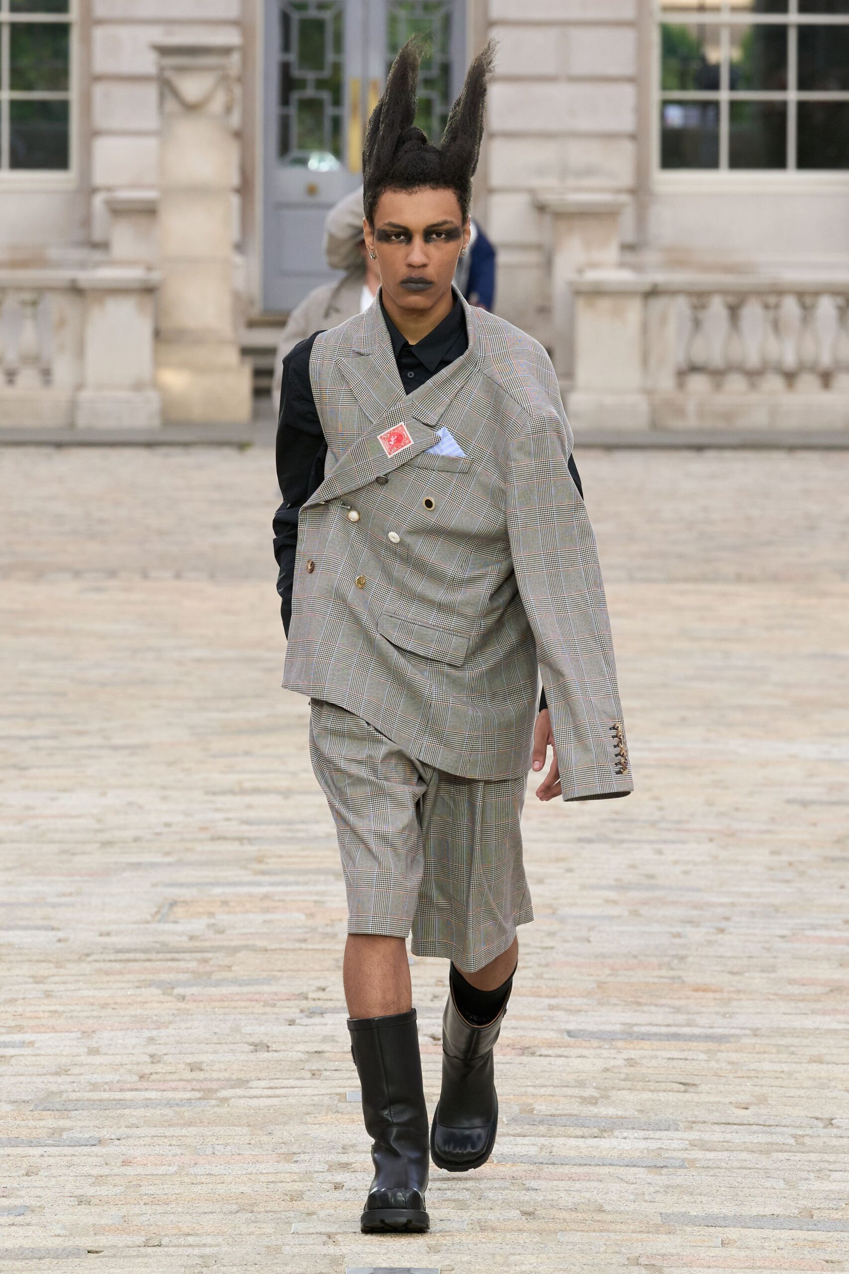 gray wool tailored straight-leg short shorts