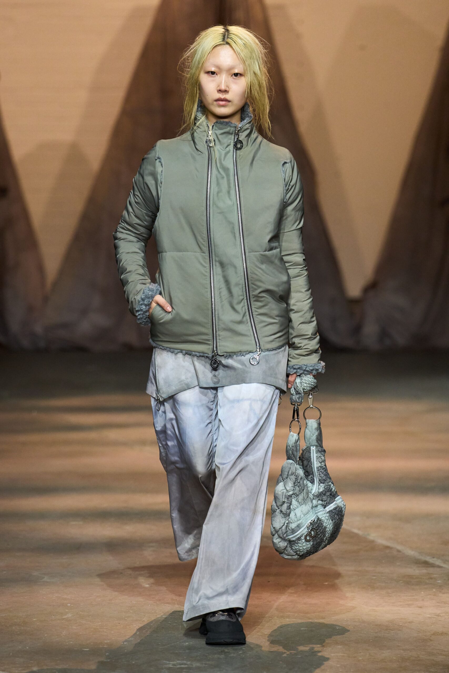 gray cotton relaxed distressed pants