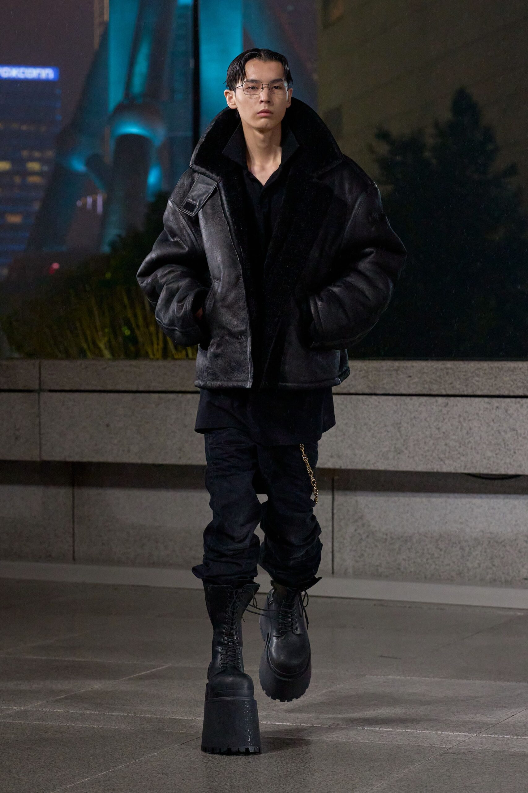 black cotton relaxed cargo pants