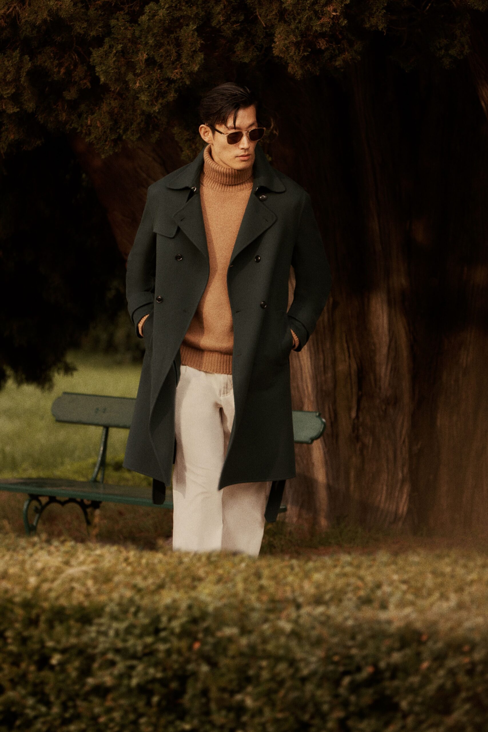 green wool long-sleeve collared structured coat