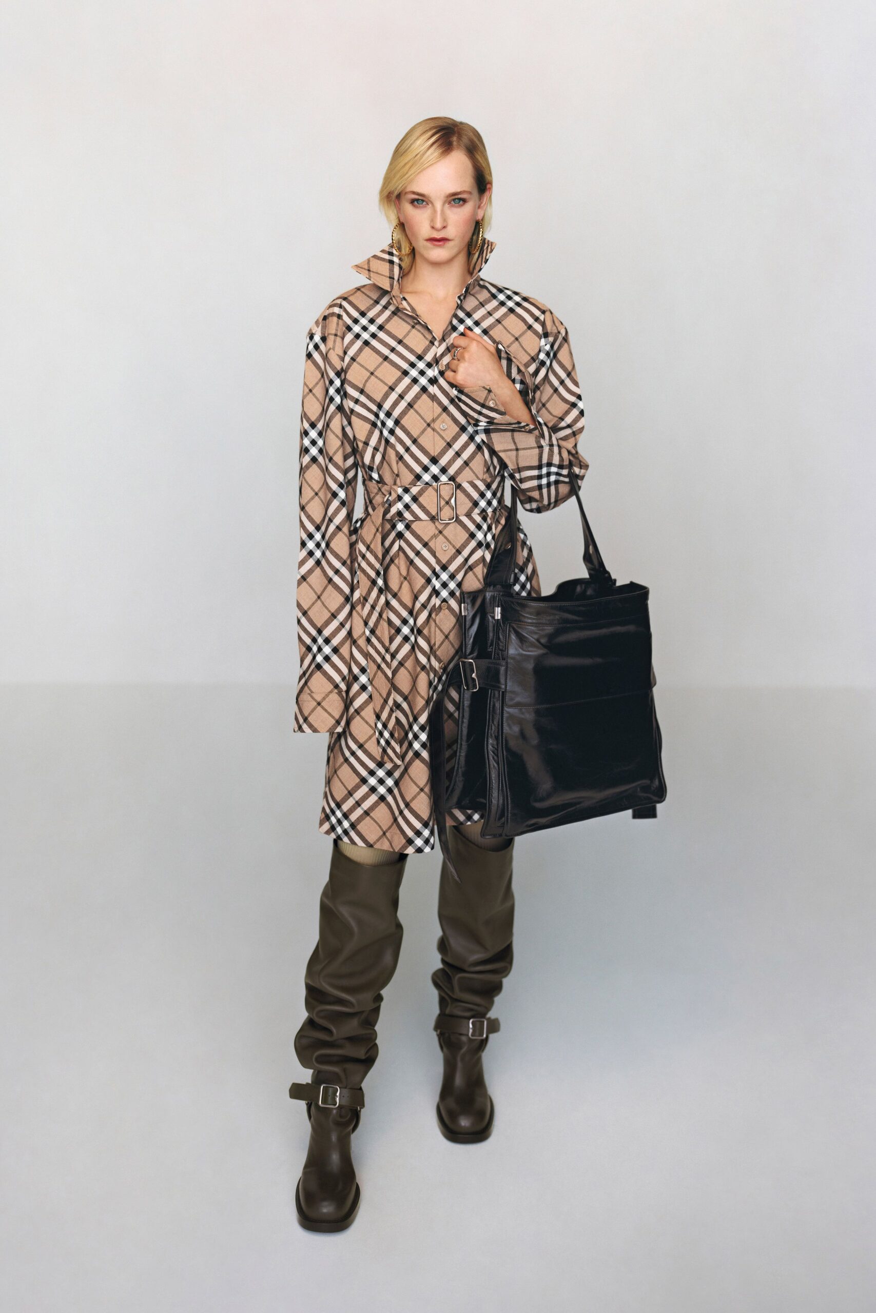 Burberry F/W 24 Look 122