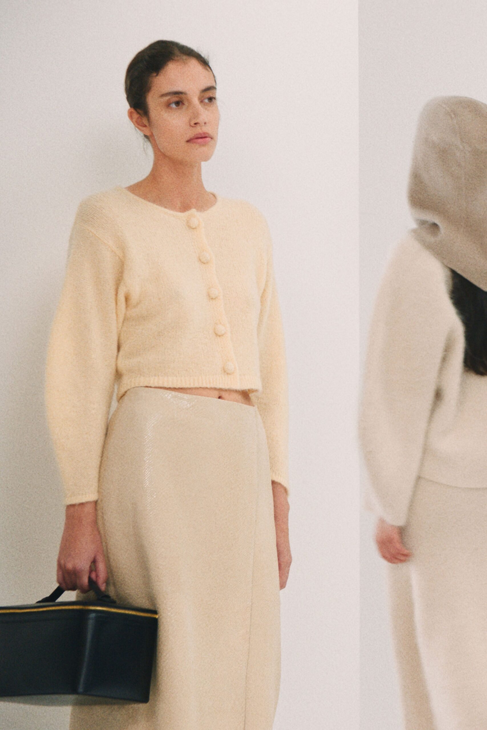 beige wool long-sleeve collared fitted buttoned cropped cardigan