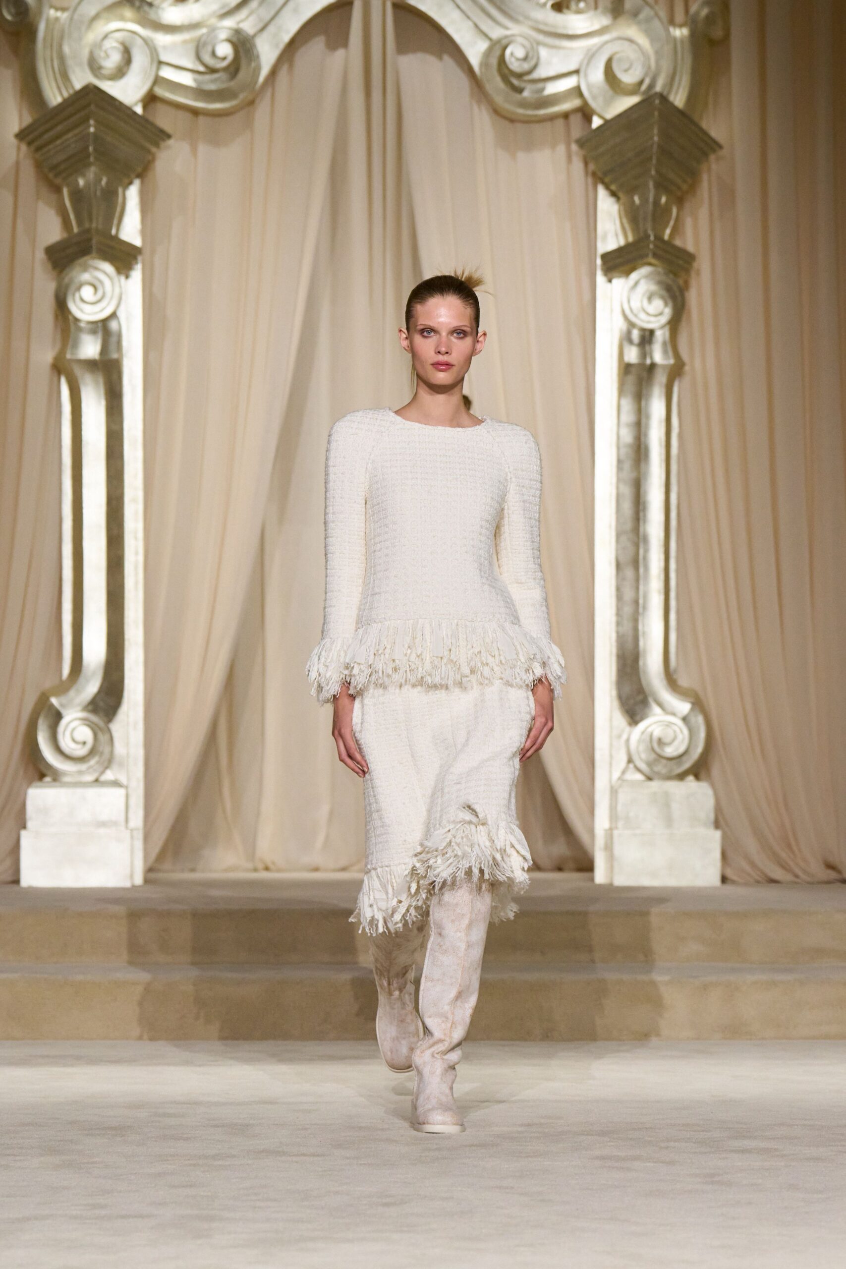 Chanel F/W 25 Couture Look 134