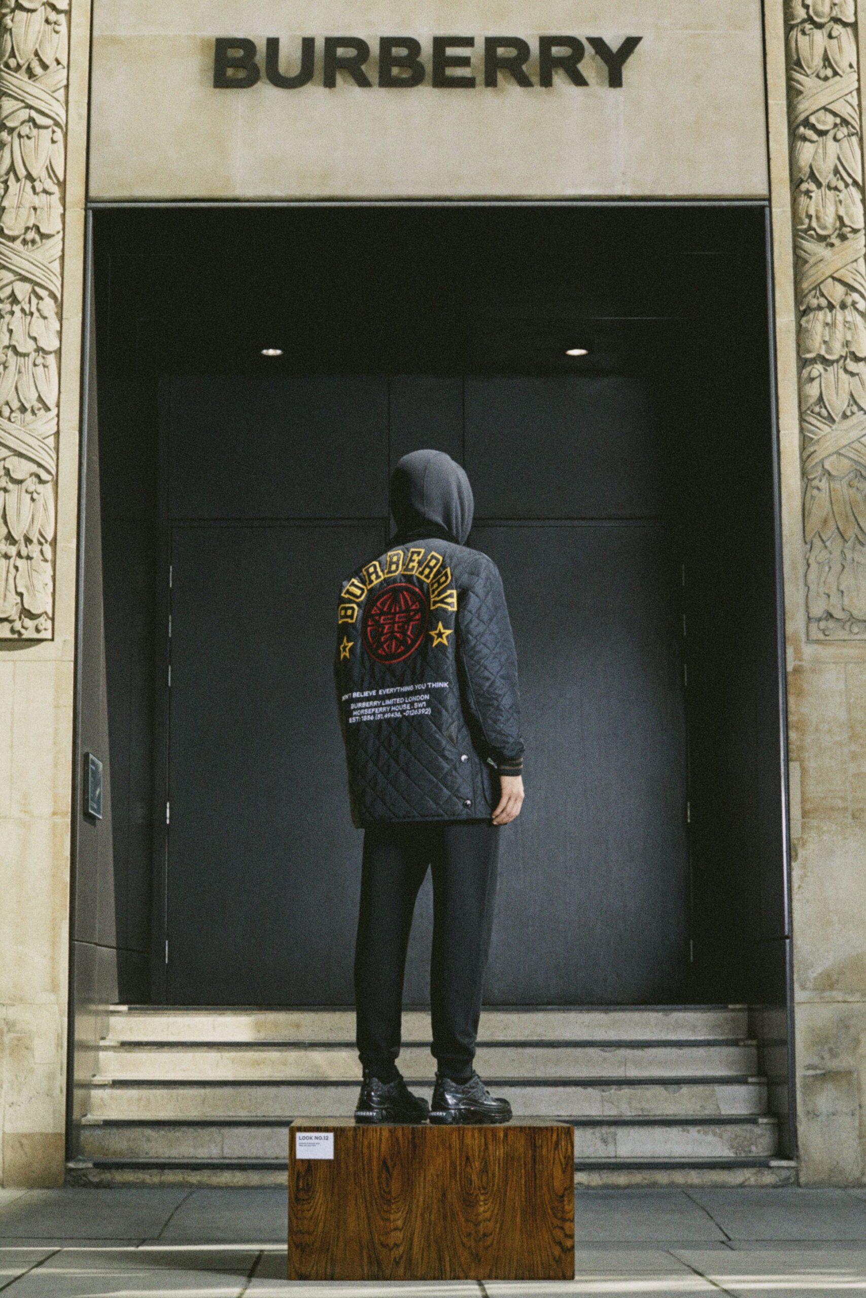 Burberry Resort 21 Look 129
