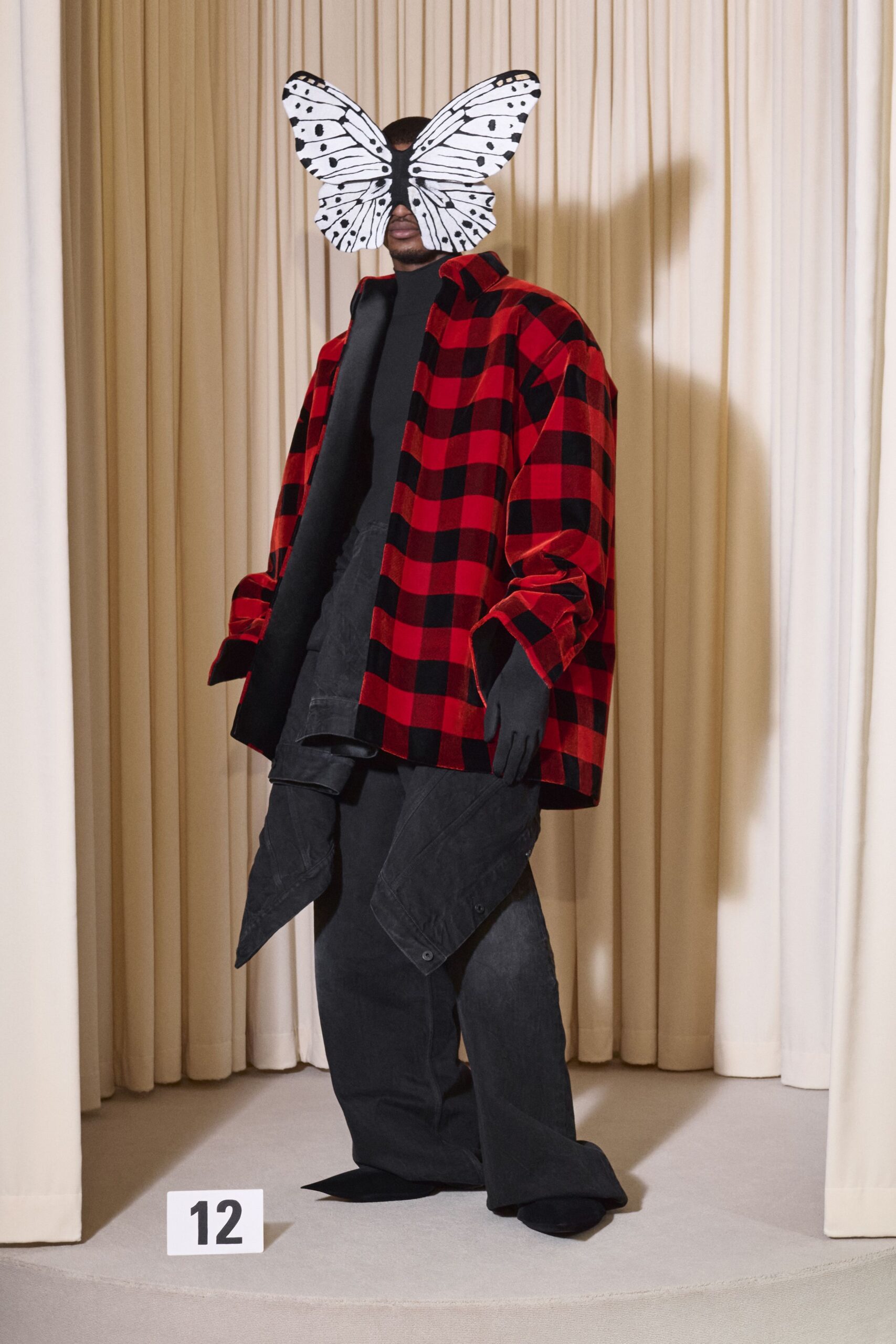 Balenciaga F/W 24 Couture Look 97