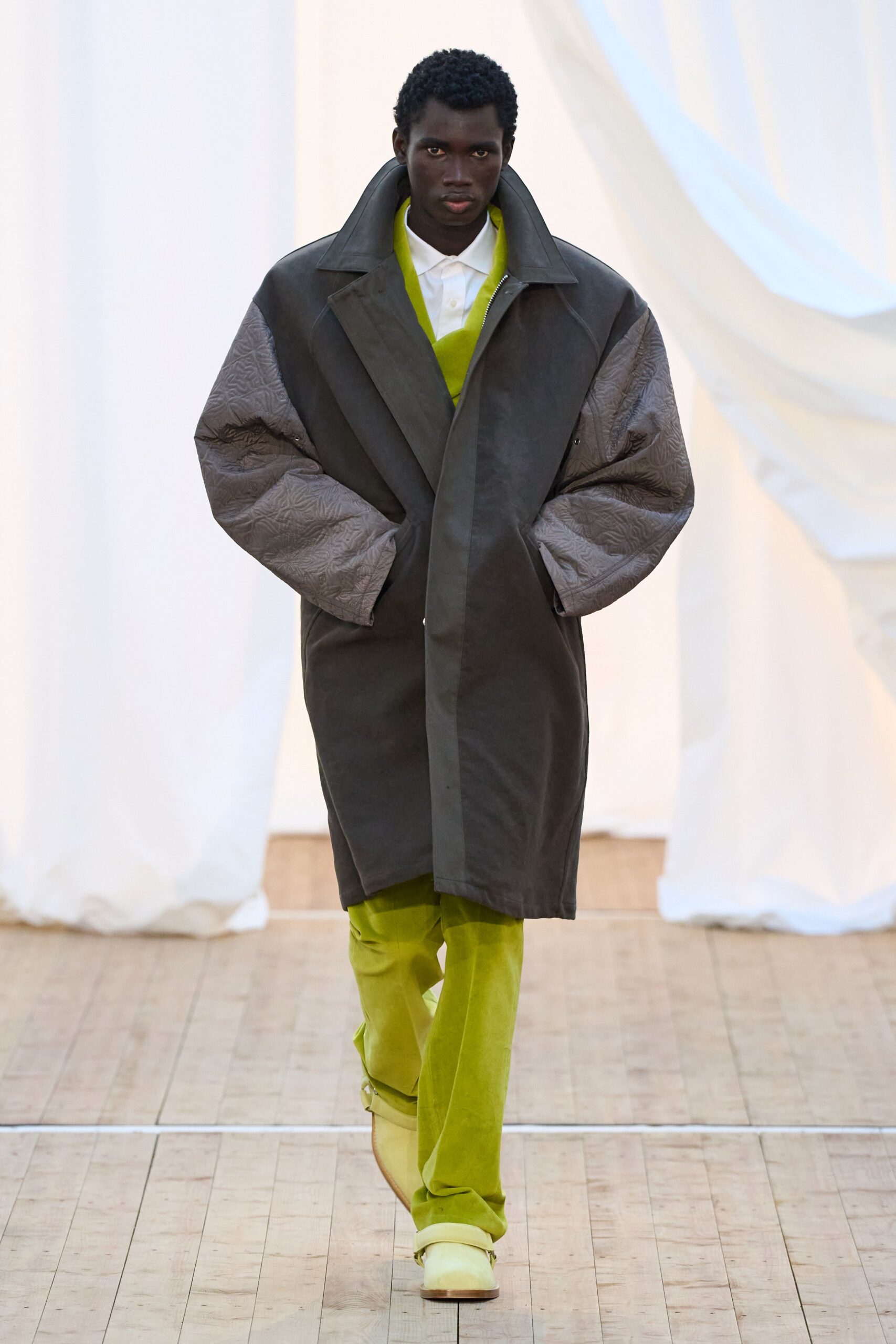 gray oversized coat with green pants
