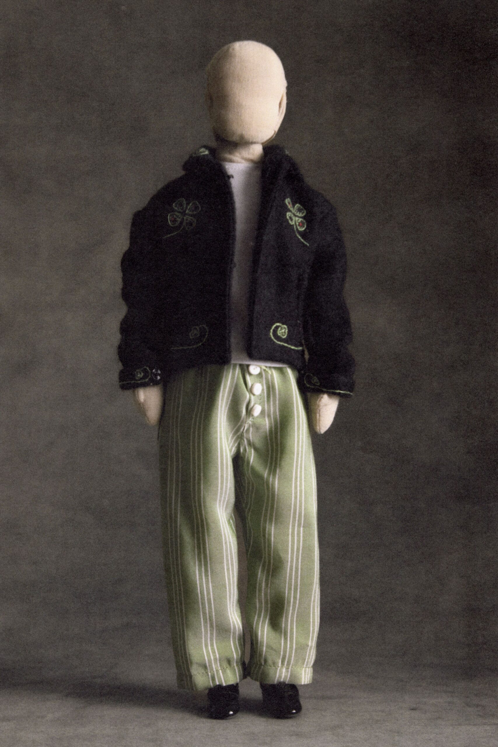black fur long-sleeve collared oversized embroidered pockets jacket