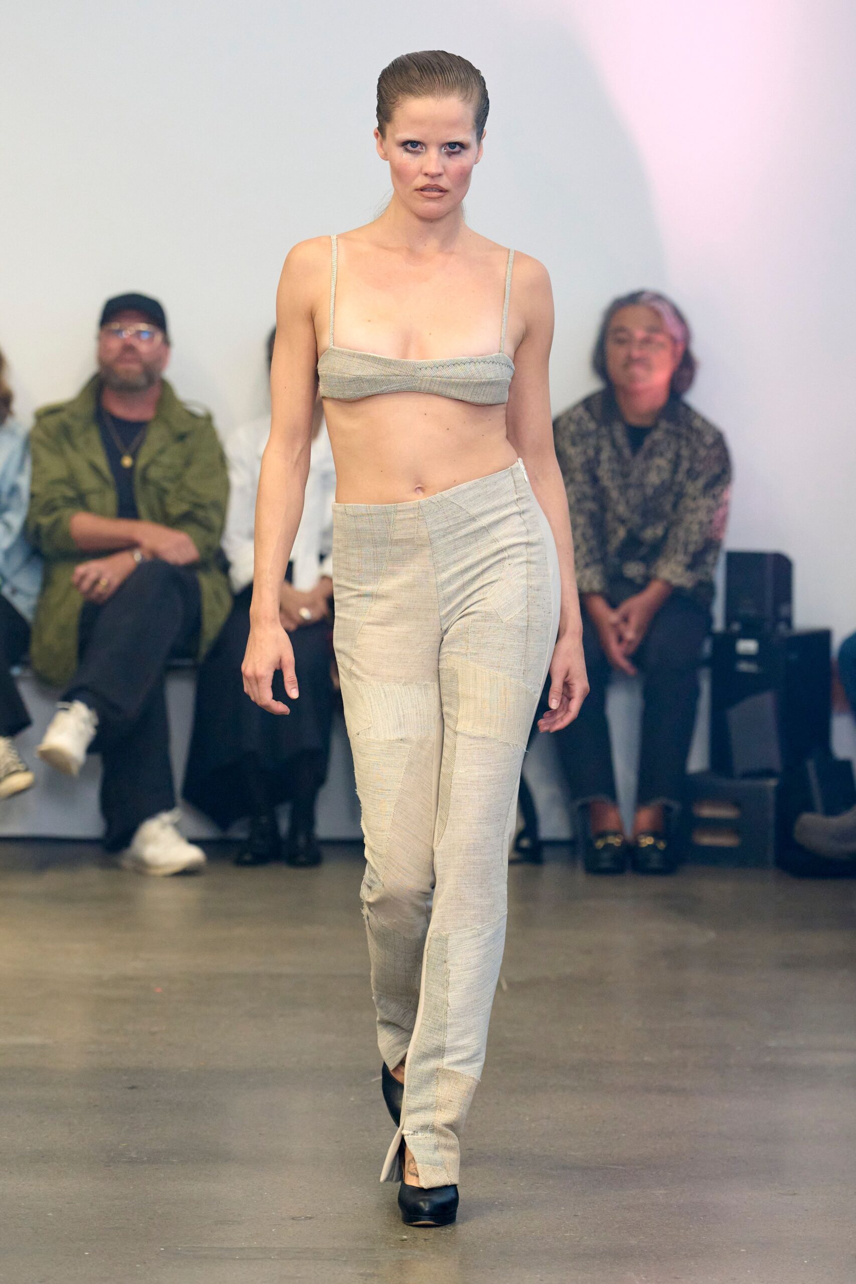 beige knit sleeveless square-neck fitted ruched cropped top