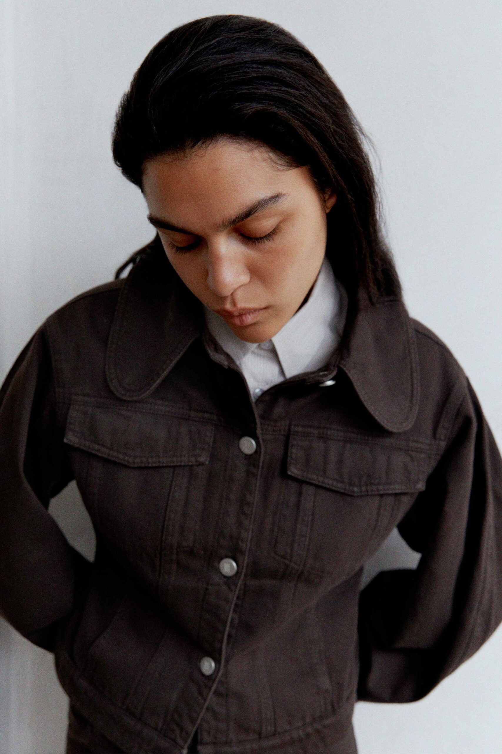 brown cotton long-sleeve collared structured buttoned pockets jacket
