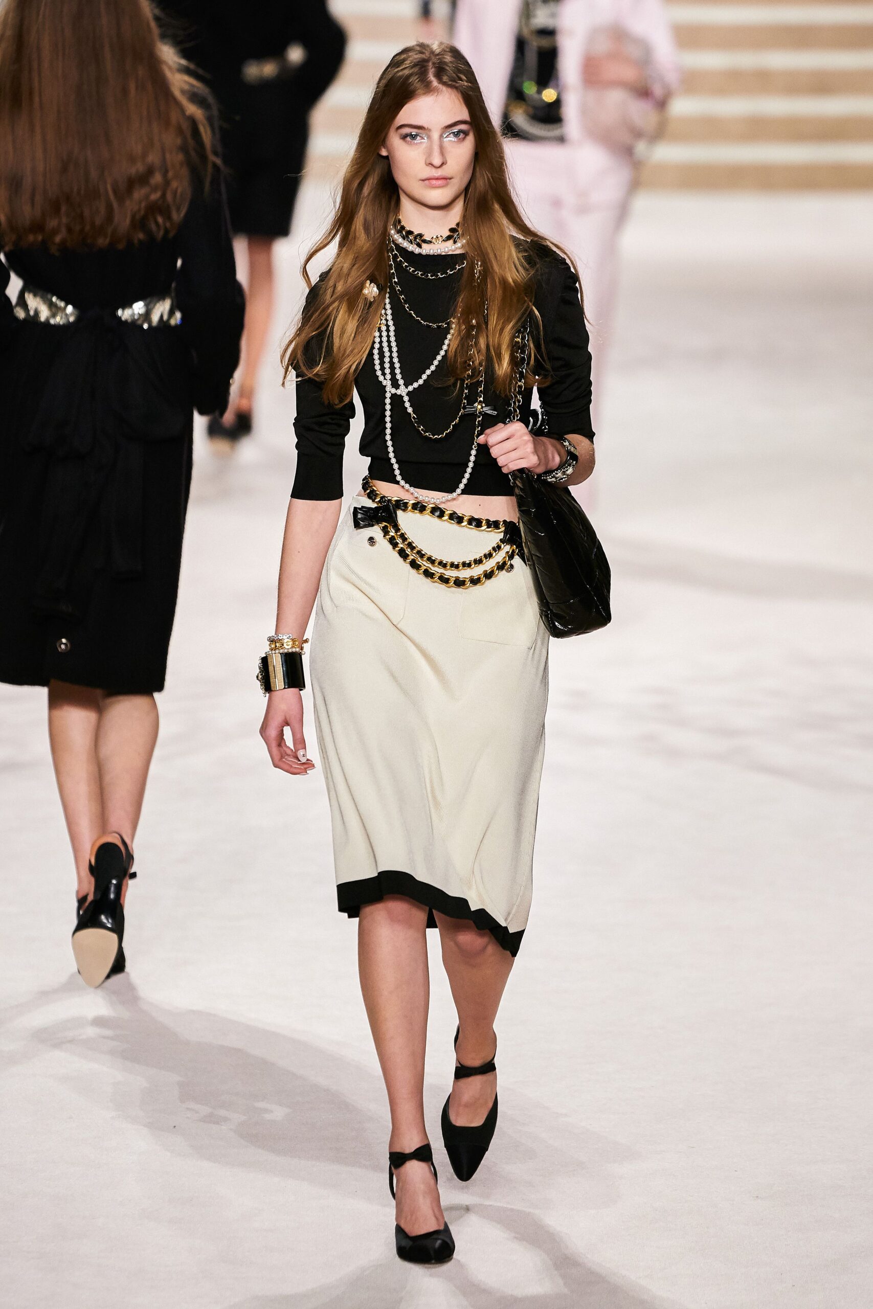 Chanel F/W 20 Look 240
