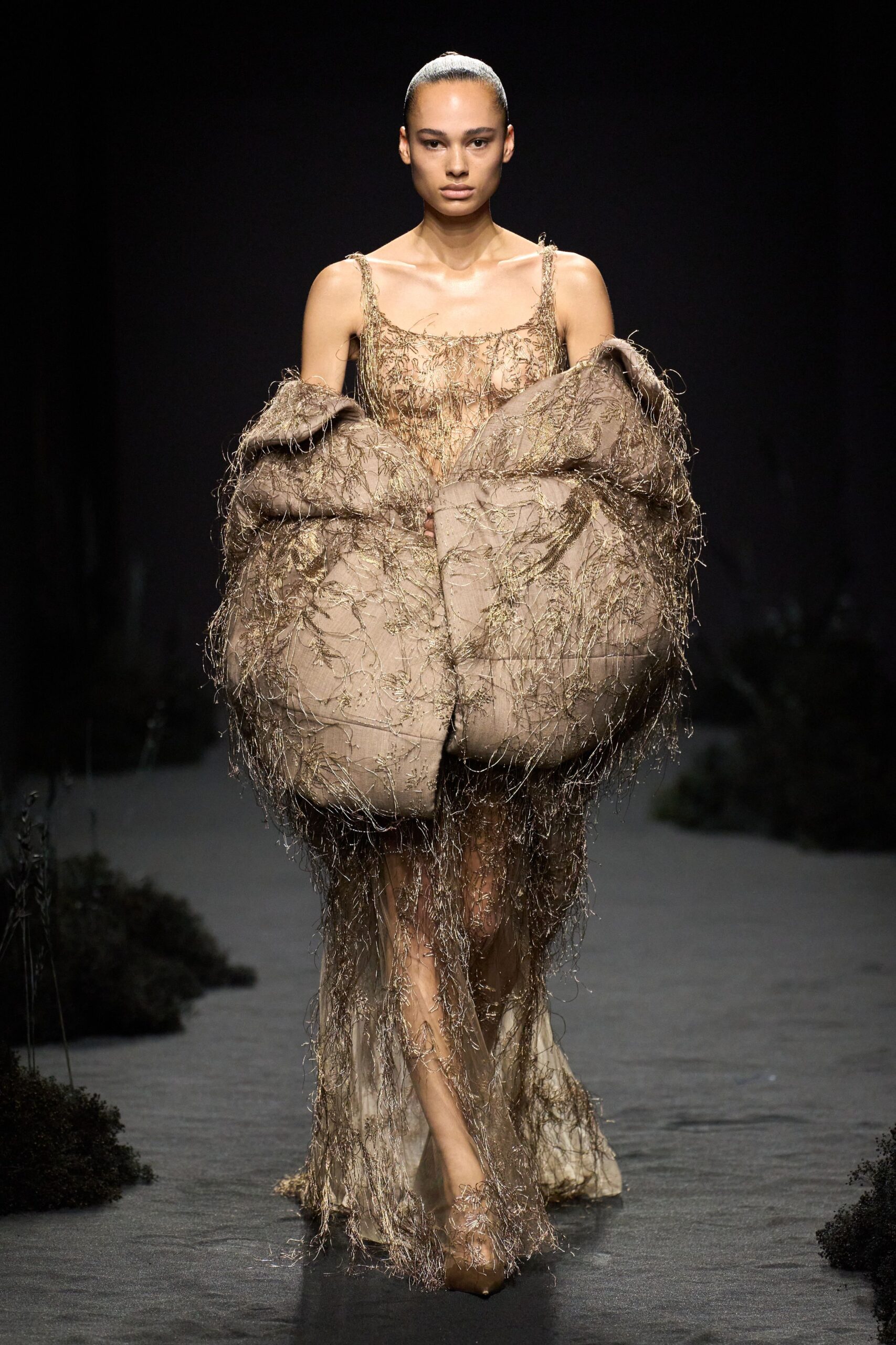 Ashi Studio F/W 24 Couture Look 111