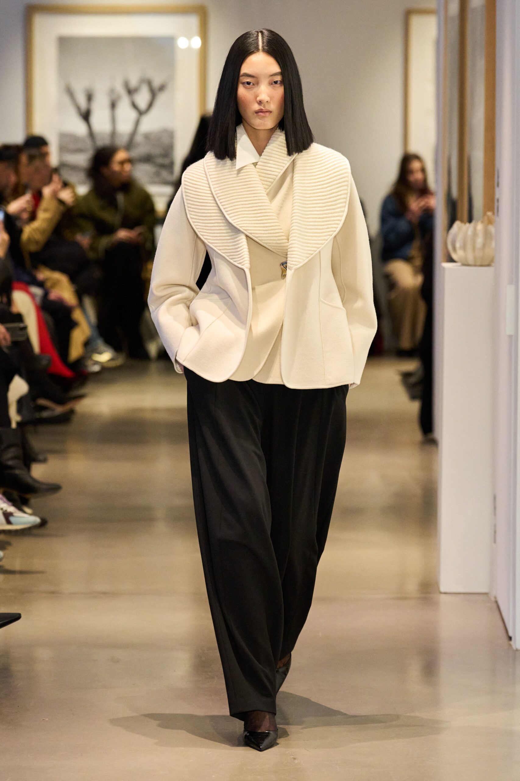 white wool long-sleeve collared structured pleated jacket