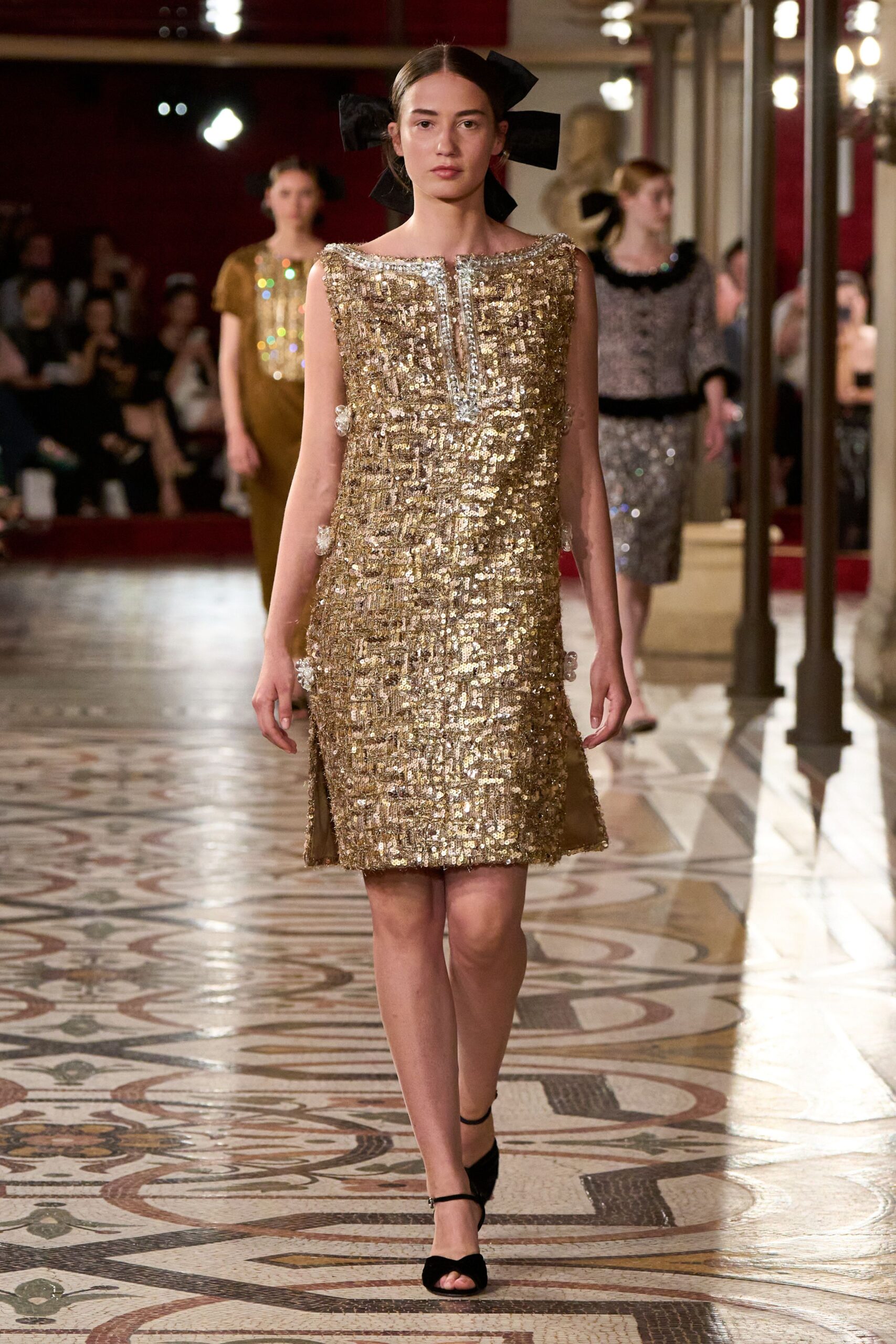 Chanel F/W 24 Couture Look 162