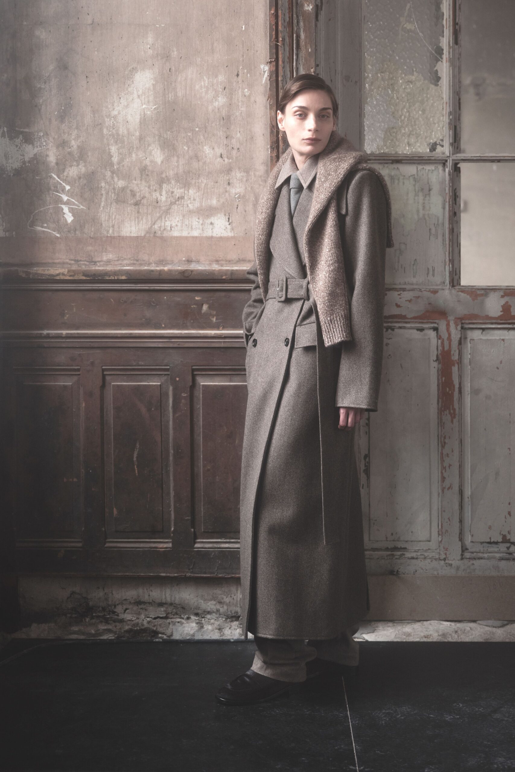 gray wool long-sleeve collared tailored buttoned maxi coat