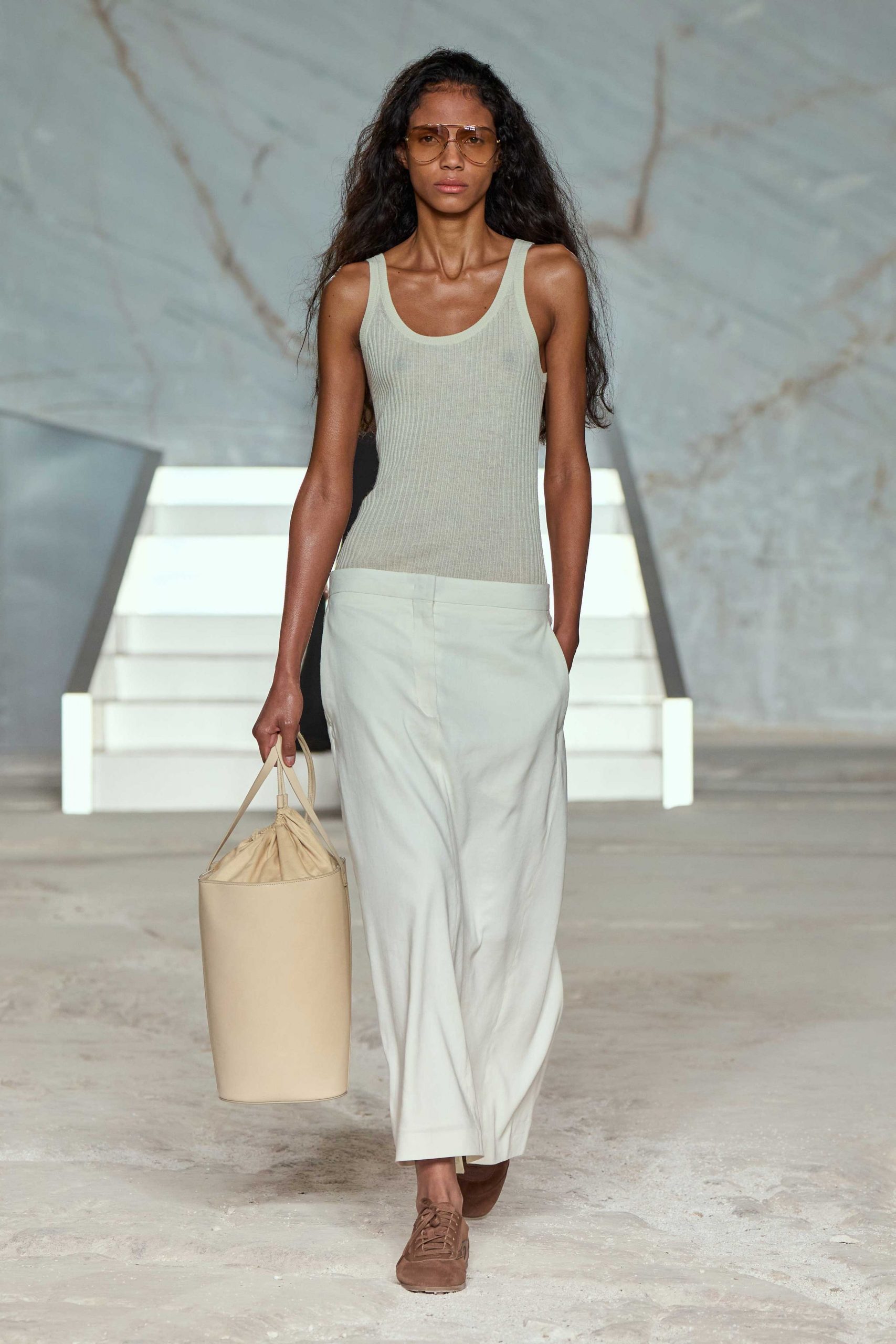 beige cotton sleeveless scoop-neck fitted ribbed tank-top