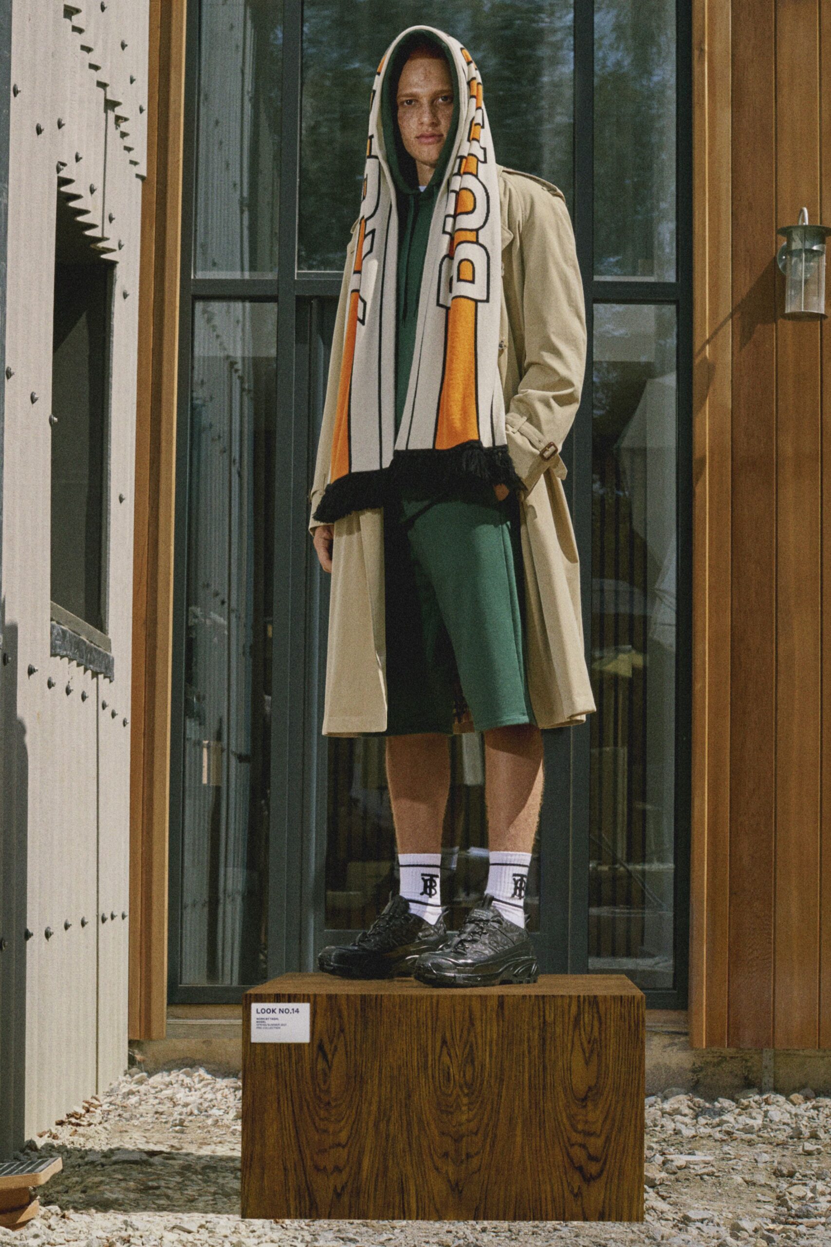 Burberry Resort 21 Look 155