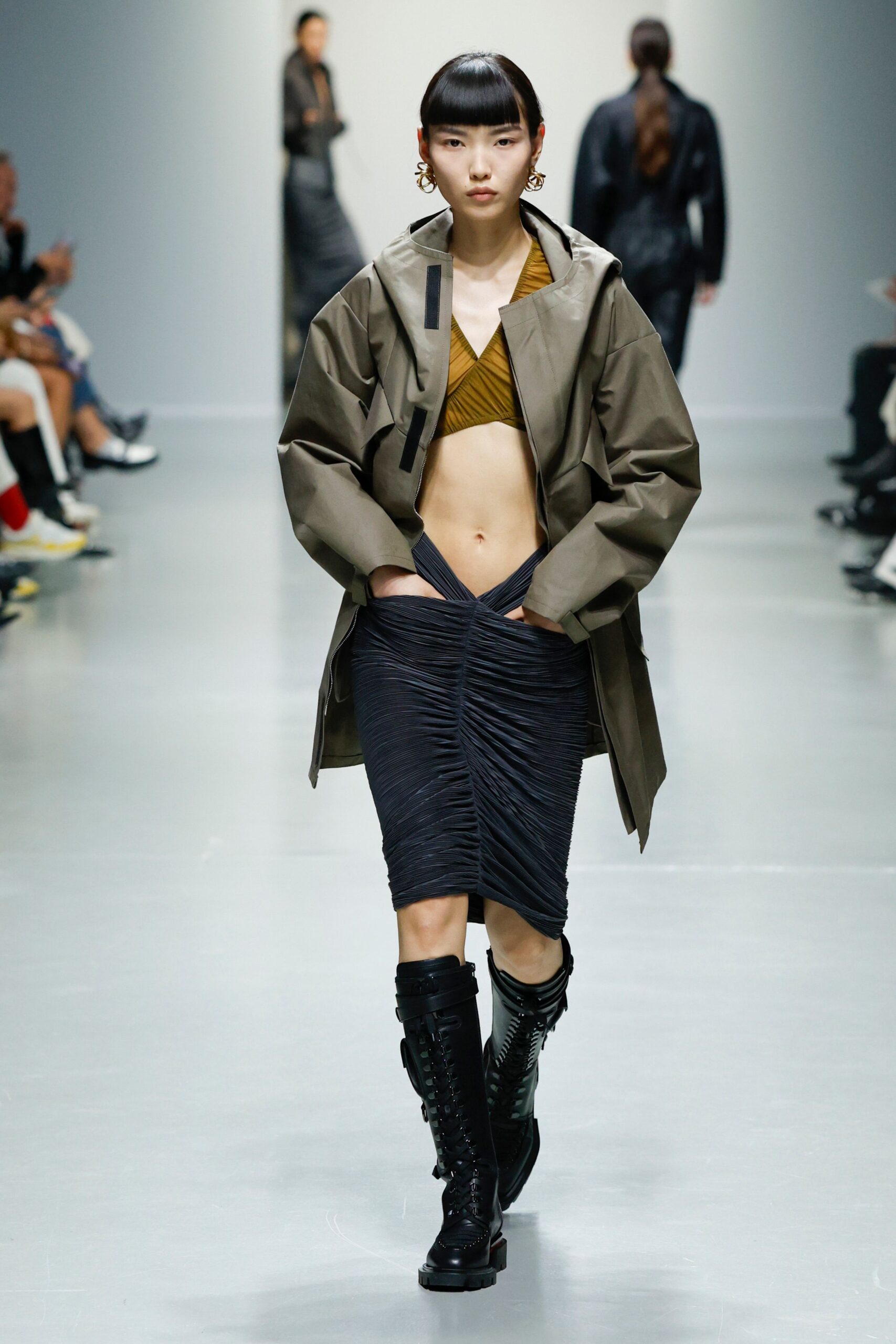 oversized beige jacket with fitted top
