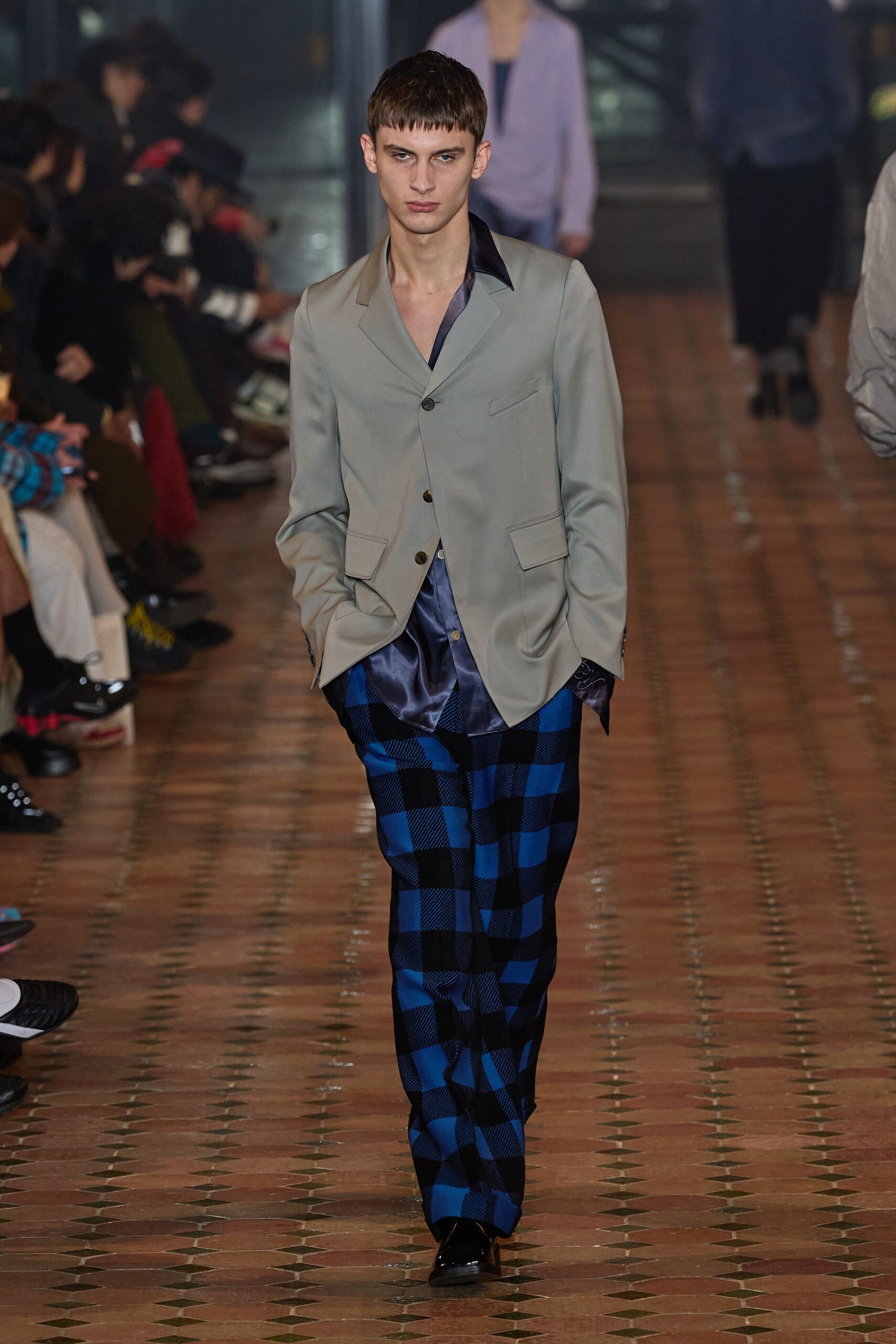 Bed j.w. Ford F/W 24 Menswear Look 151