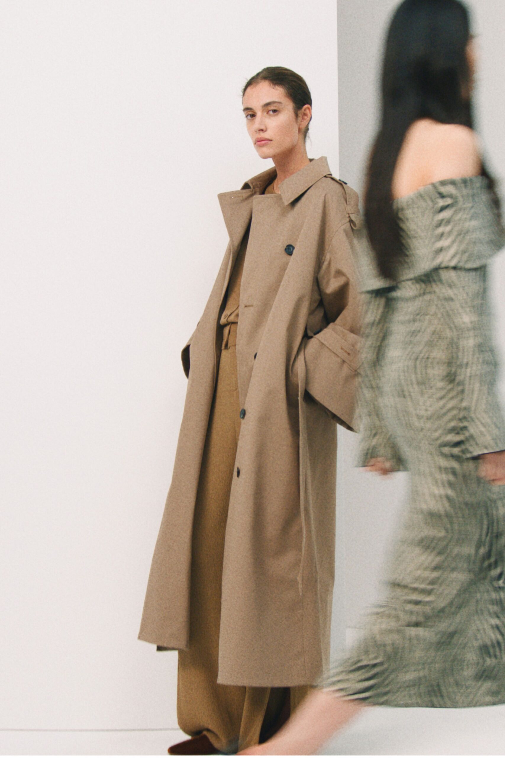 brown wool long-sleeve collared relaxed buttoned maxi coat