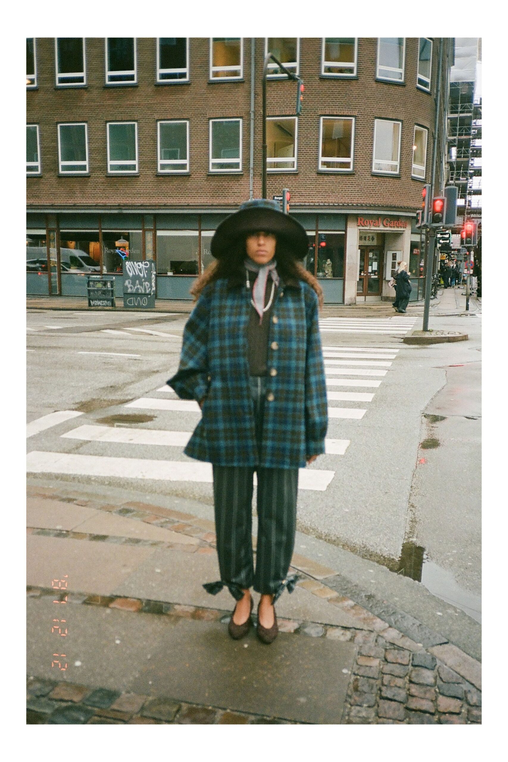 blue wool long-sleeve collared oversized checked coat