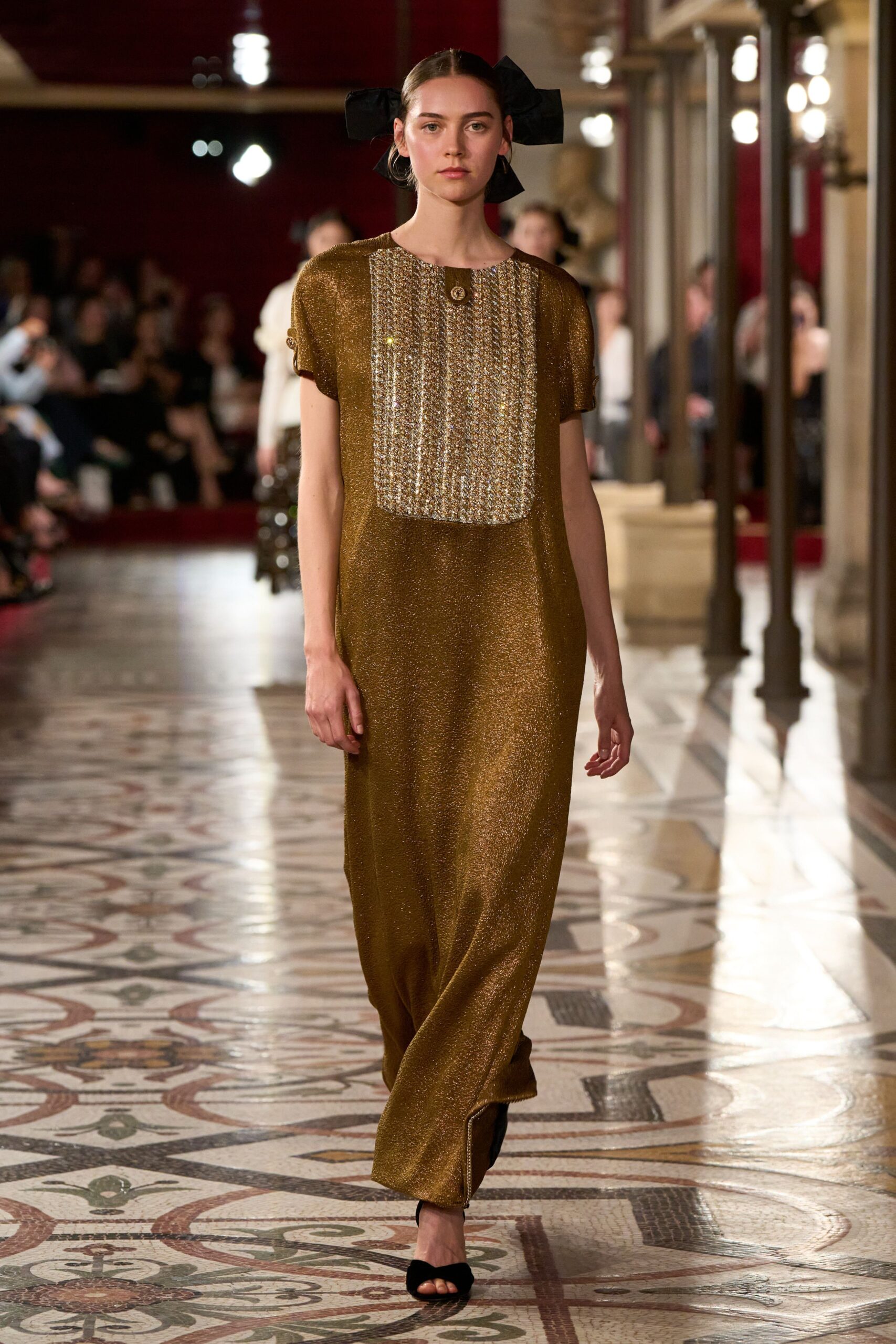 Chanel F/W 24 Couture Look 179
