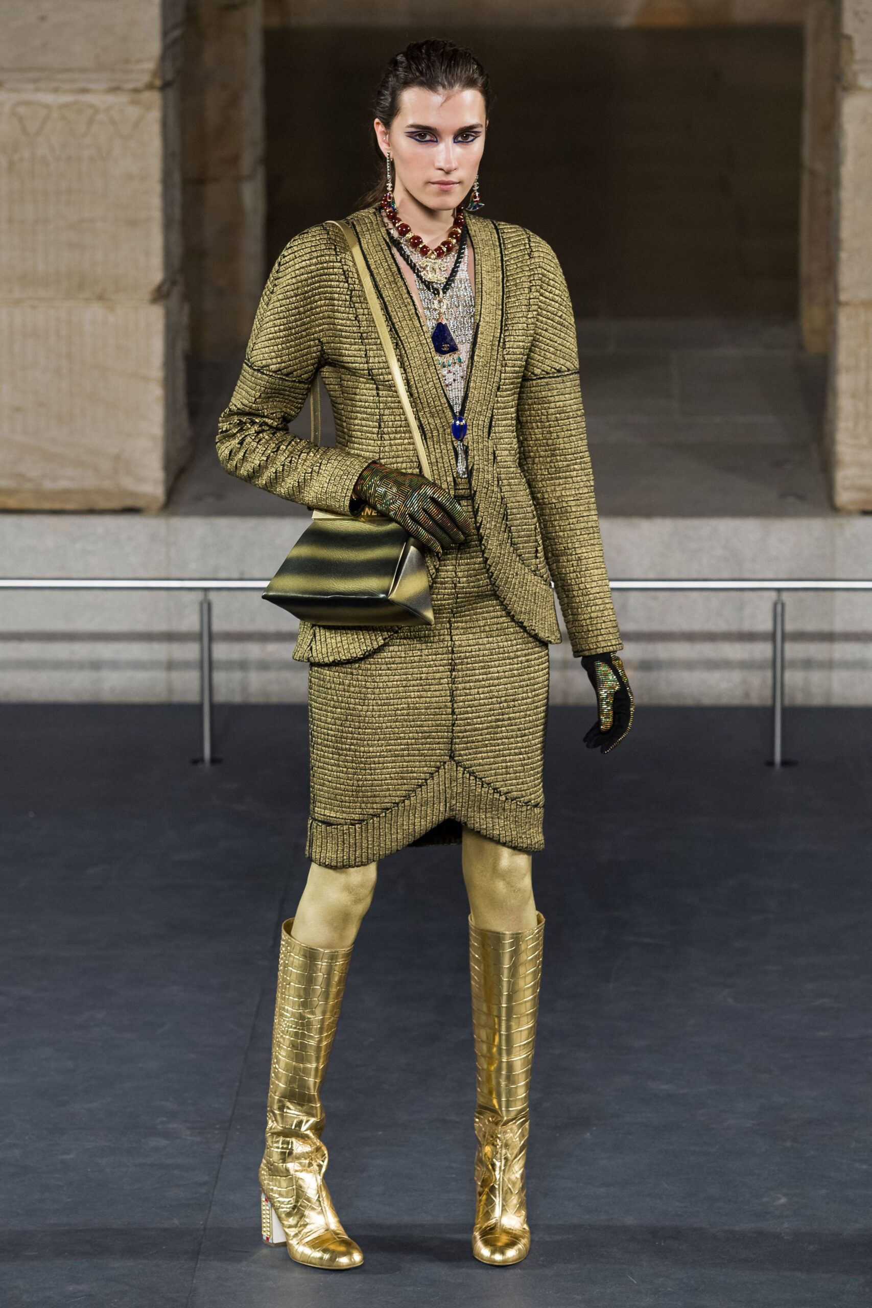 Chanel F/W 19 Look 232