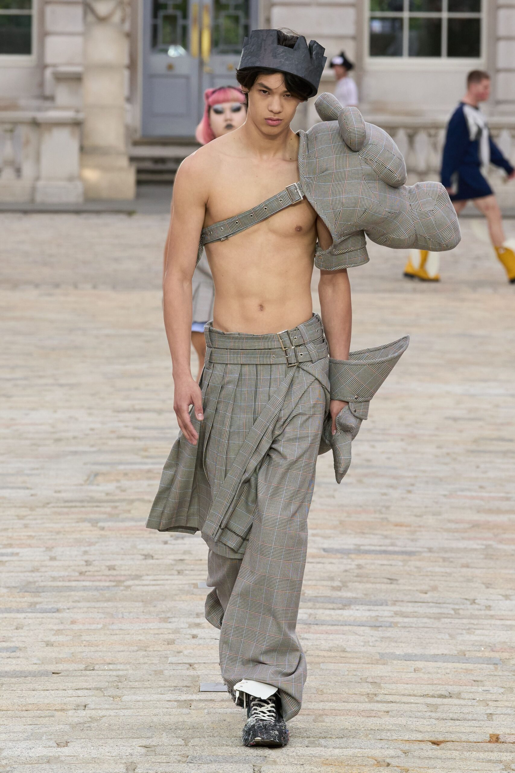 gray relaxed pants and fitted top