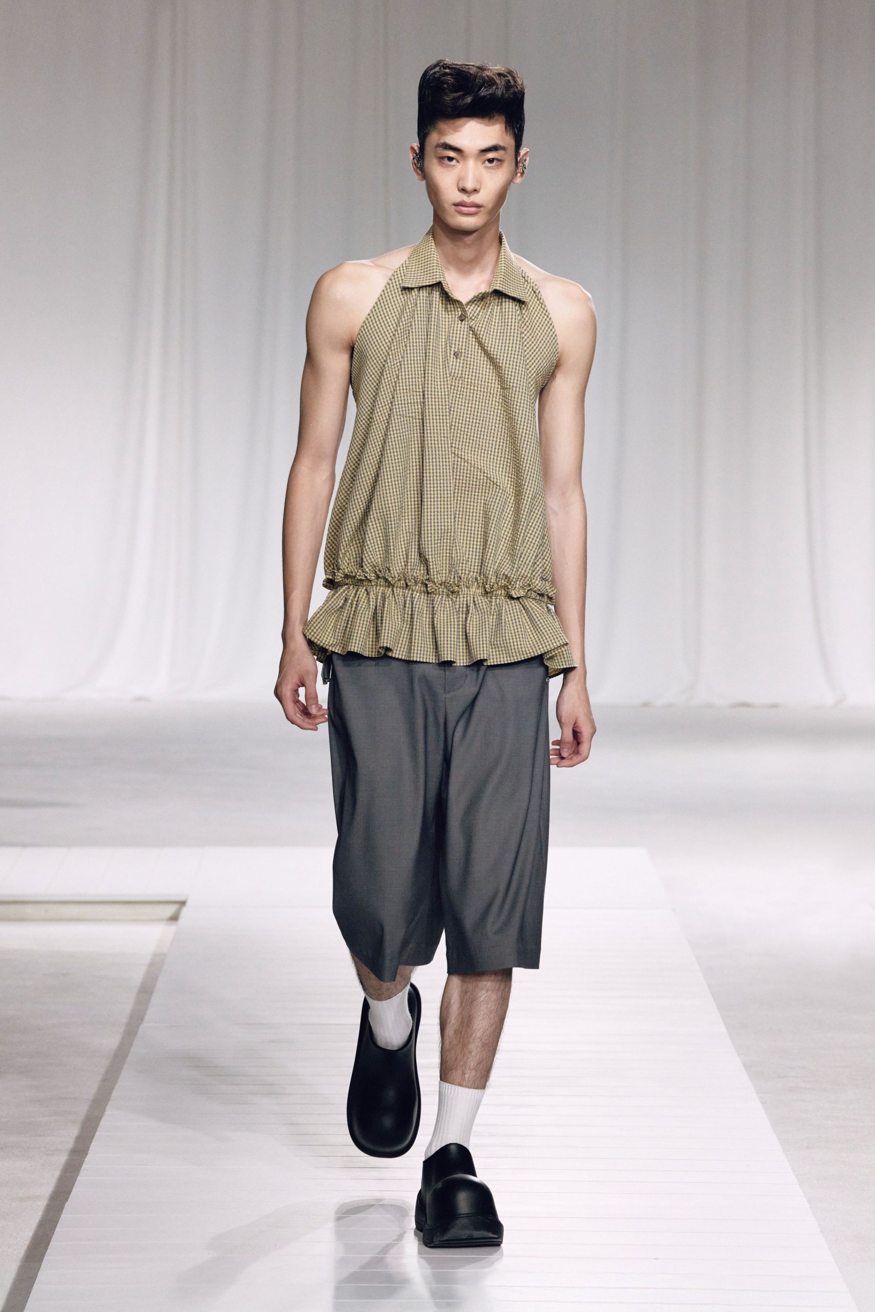 green cotton sleeveless collared relaxed pleated ruffled top