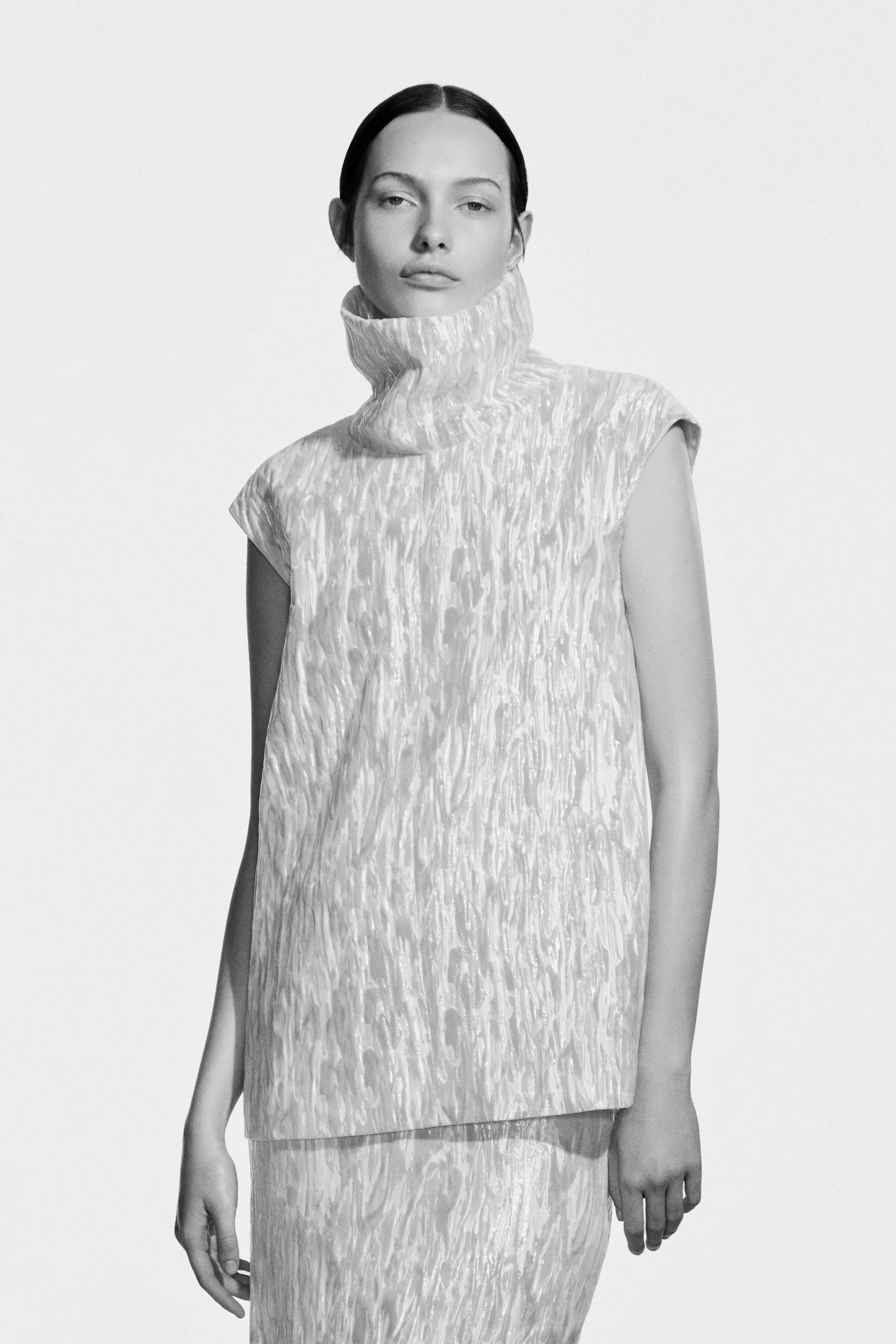 white silk fitted textured skirt