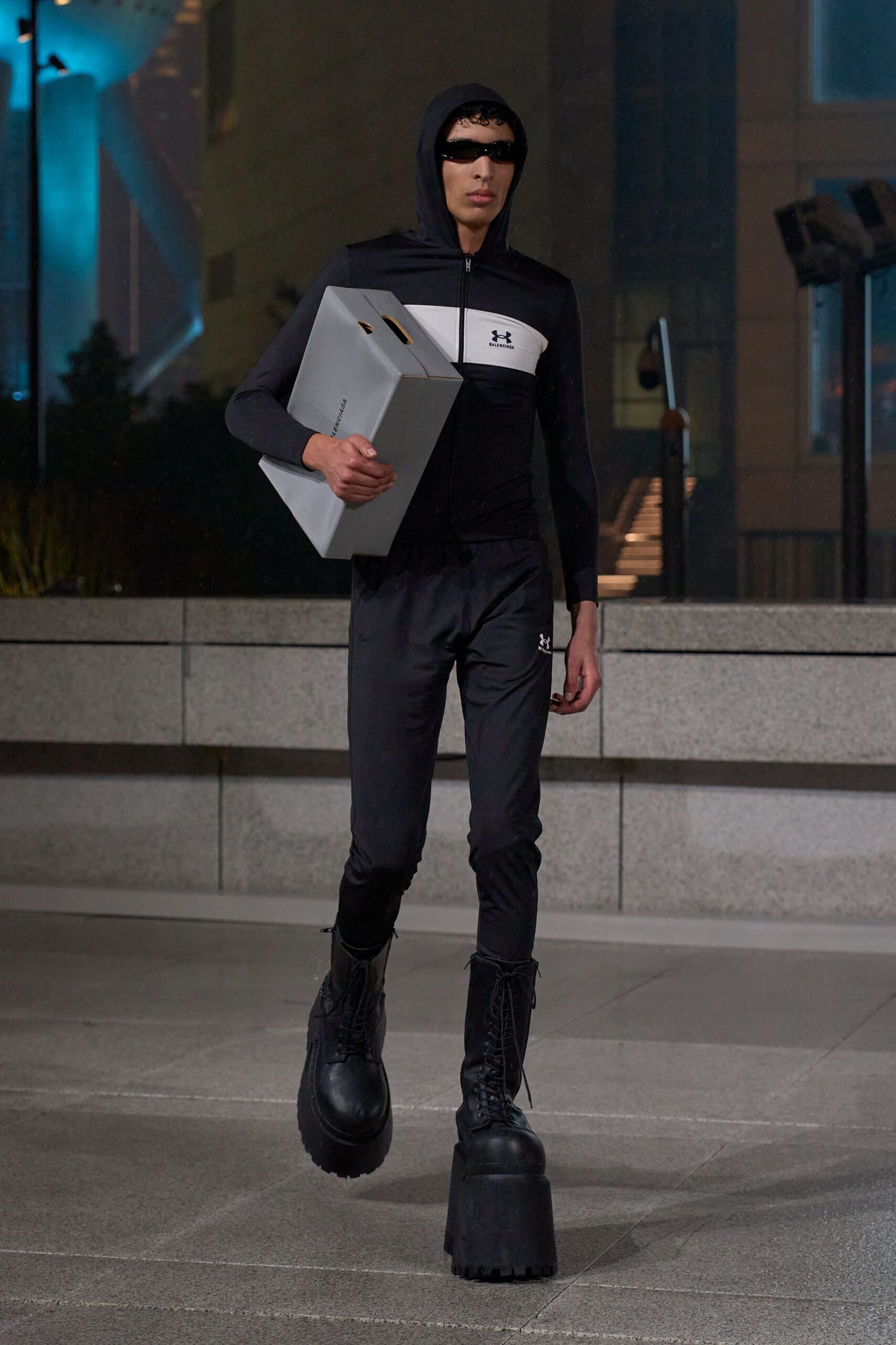 black cotton long-sleeve hooded fitted color-blocked hoodie