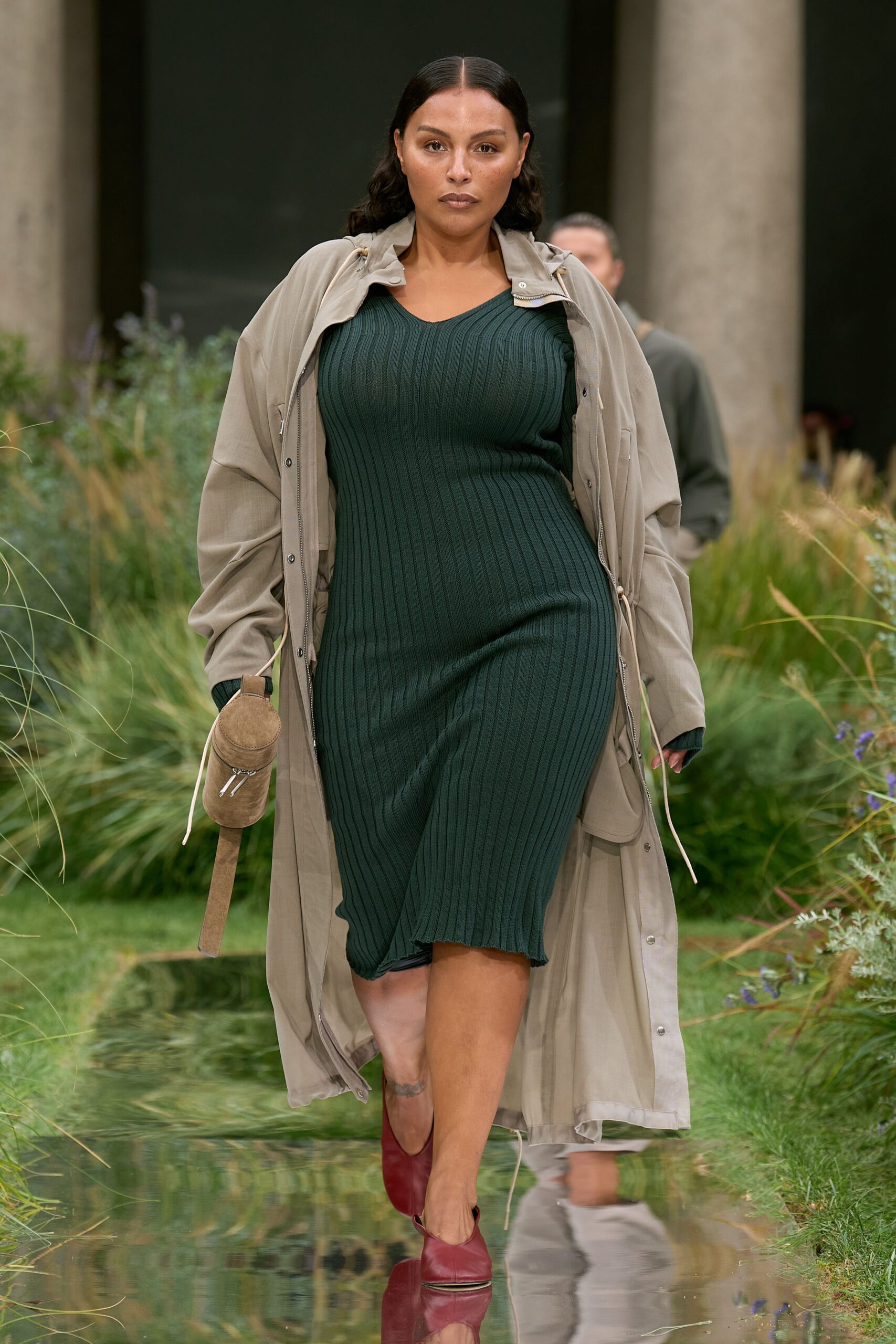 green fitted midi dress with beige coat