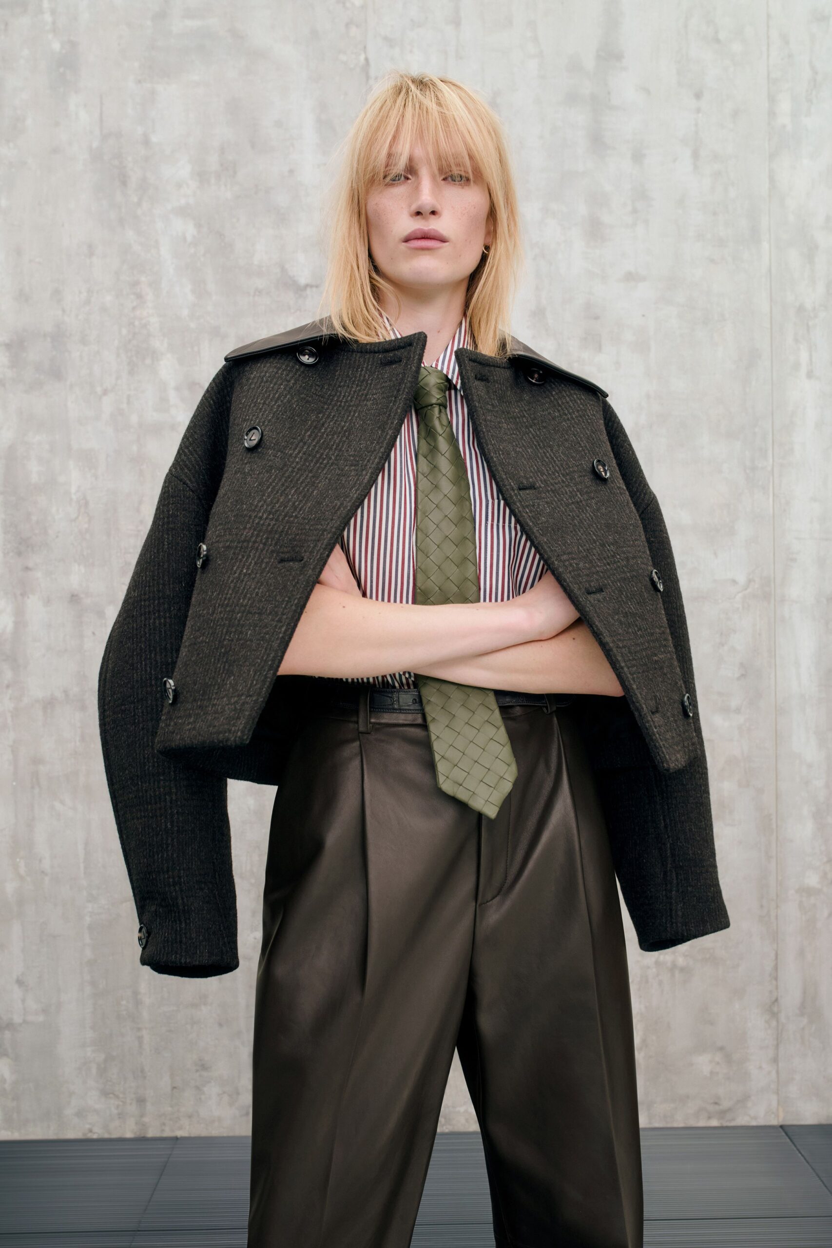 black wool long-sleeve collared oversized jacket