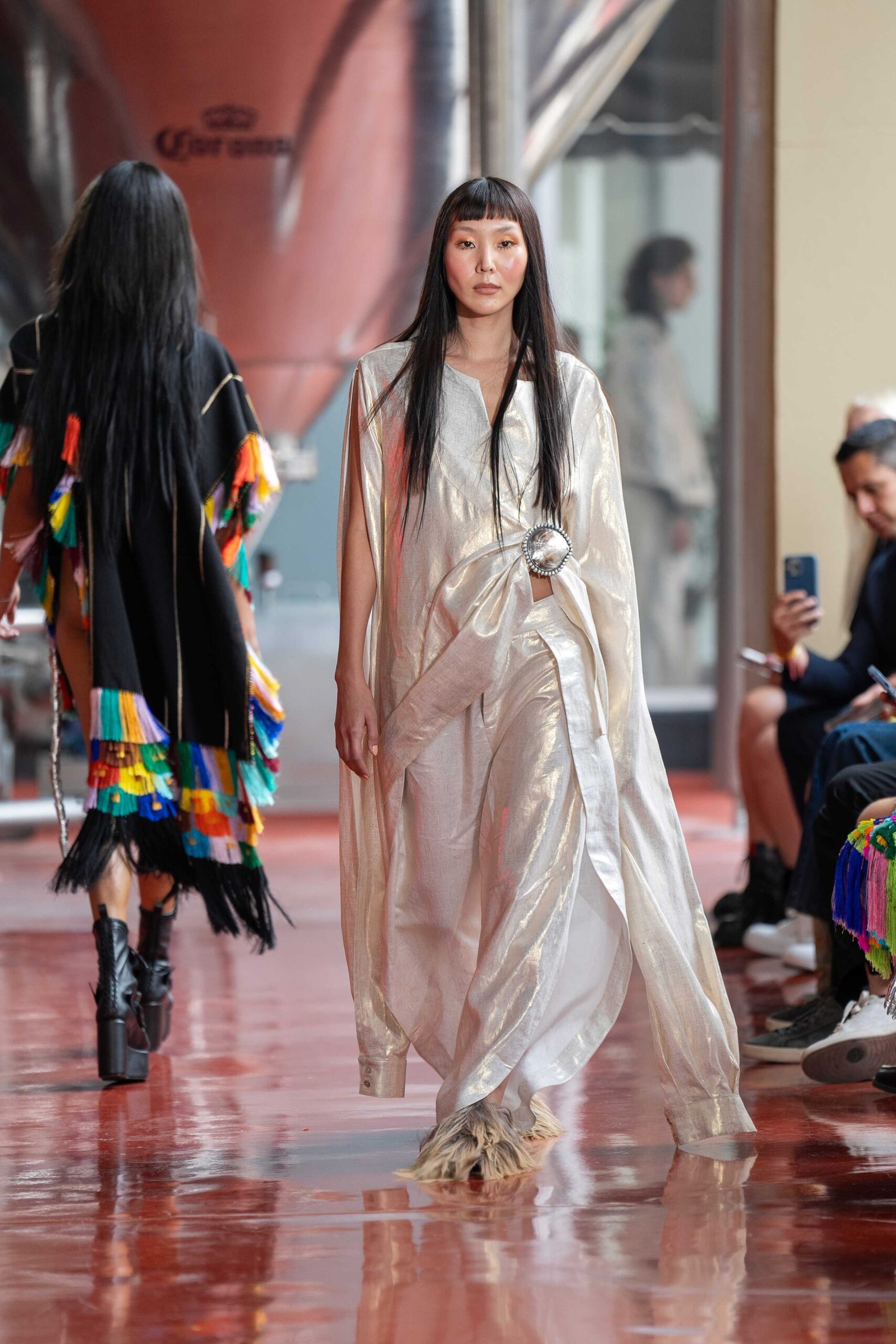 black silk sleeveless relaxed layered cape