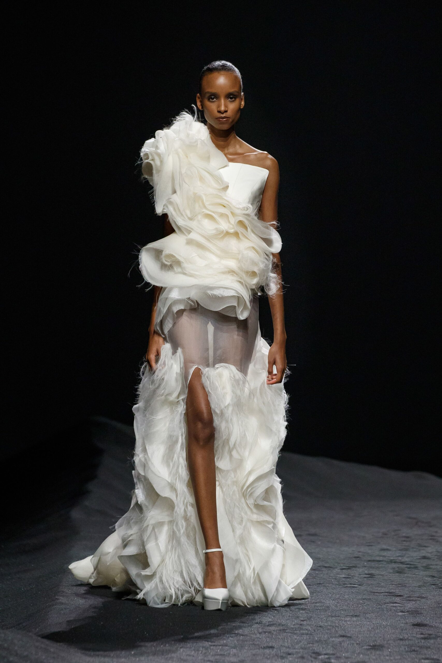 Ashi Studio S/S 23 Couture Look 183