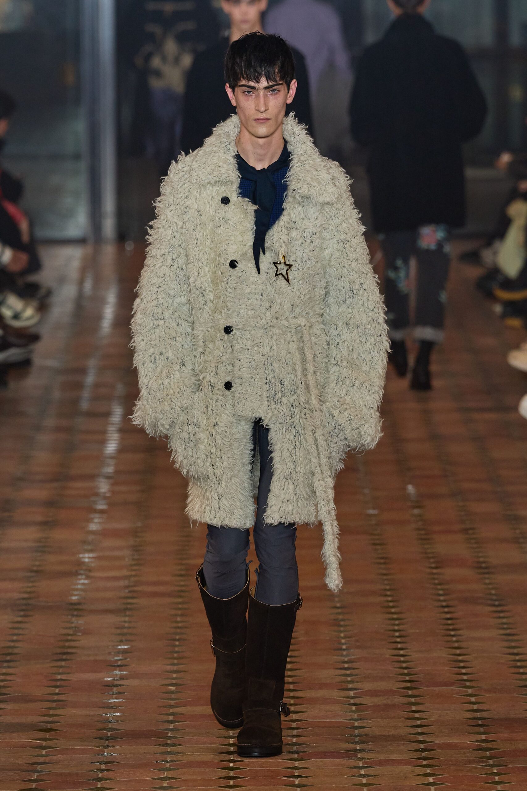 Bed j.w. Ford F/W 24 Menswear Look 187
