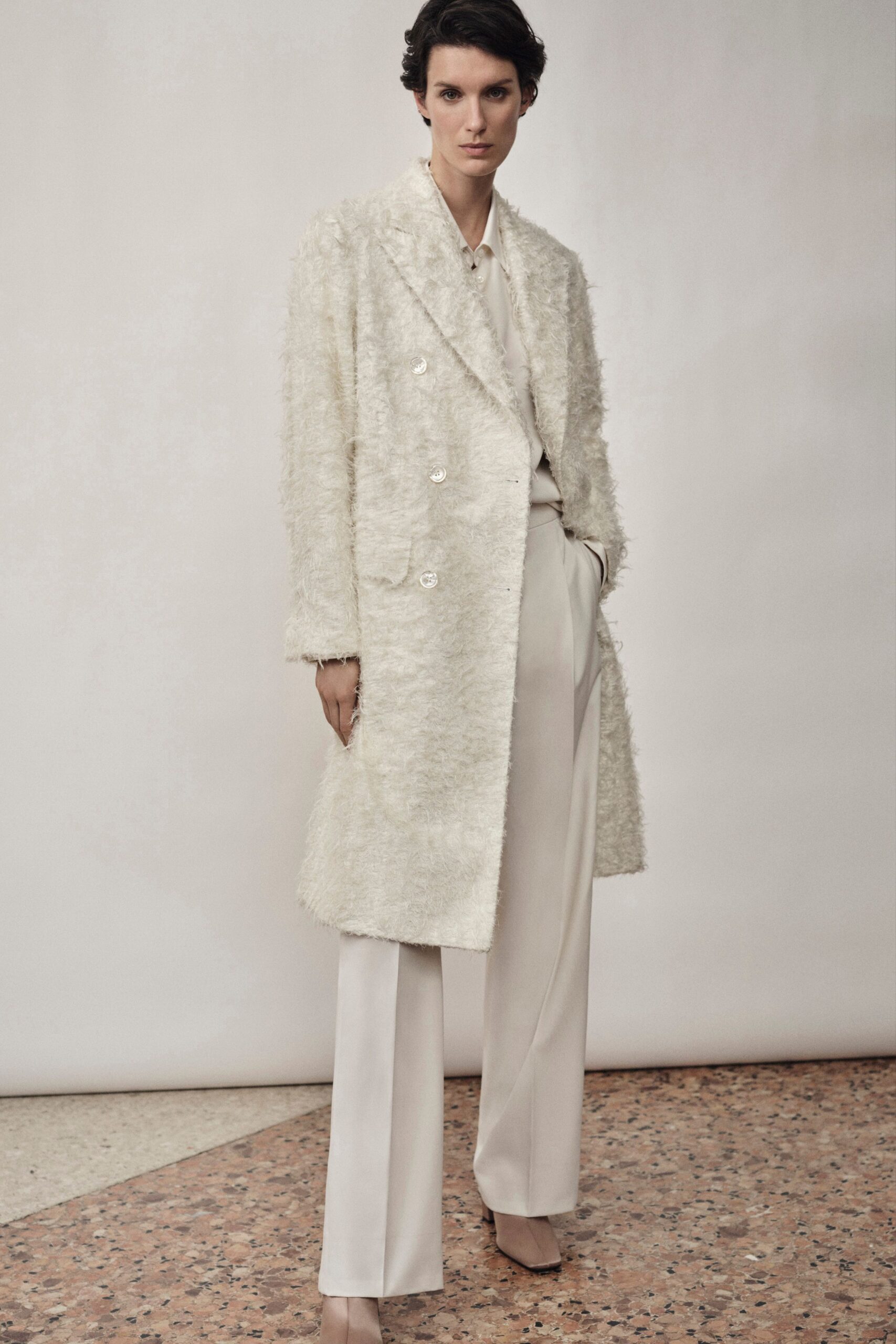 white fur long-sleeve double-breasted relaxed textured coat