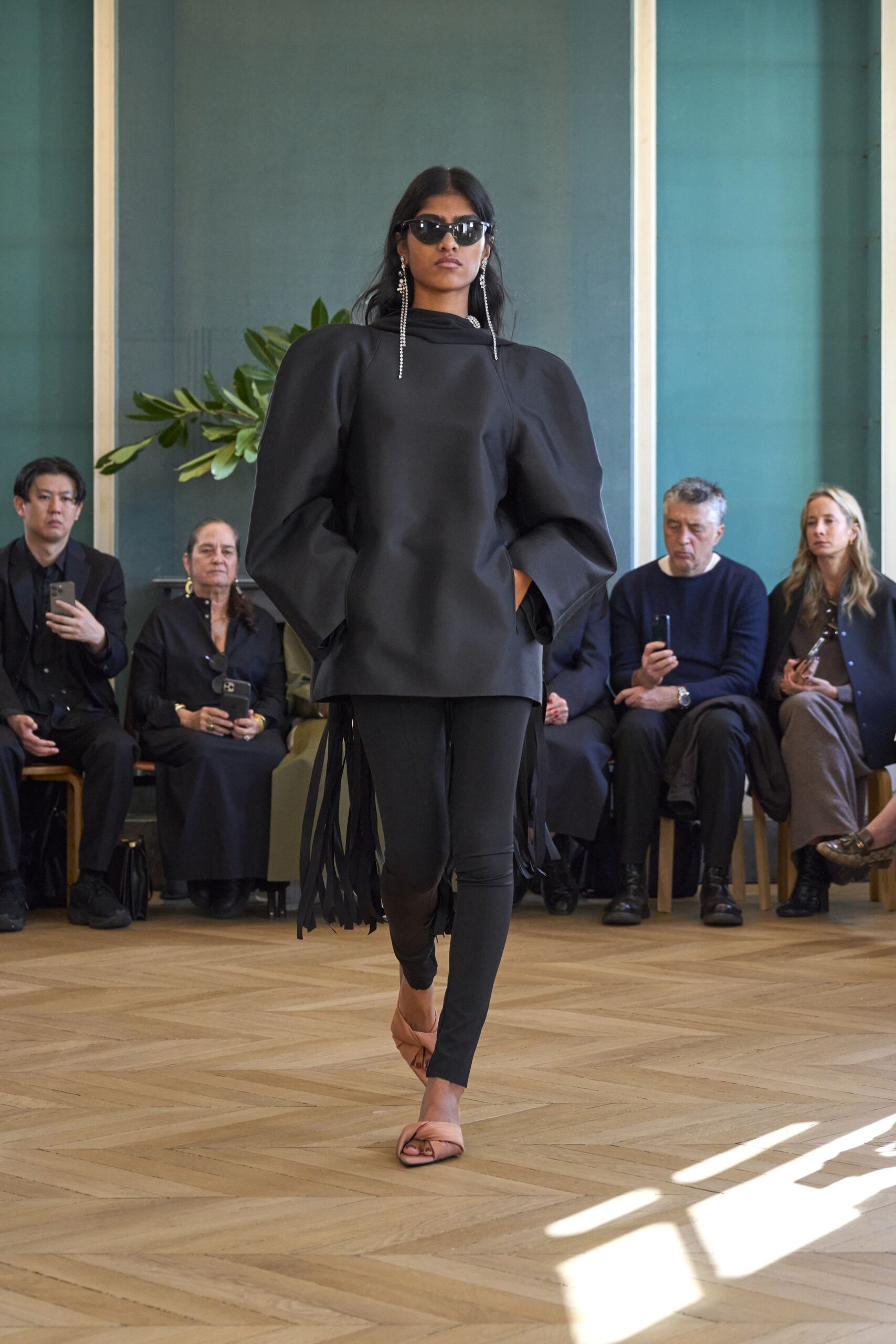 black fitted top with pants