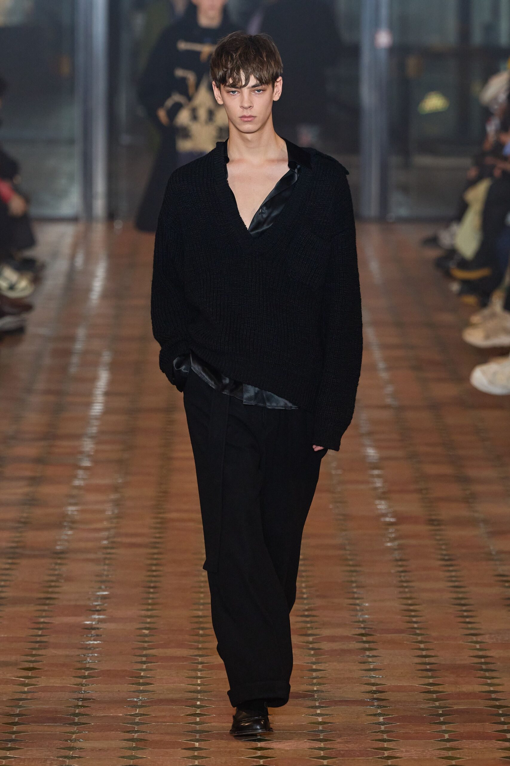 Bed j.w. Ford F/W 24 Menswear Look 196